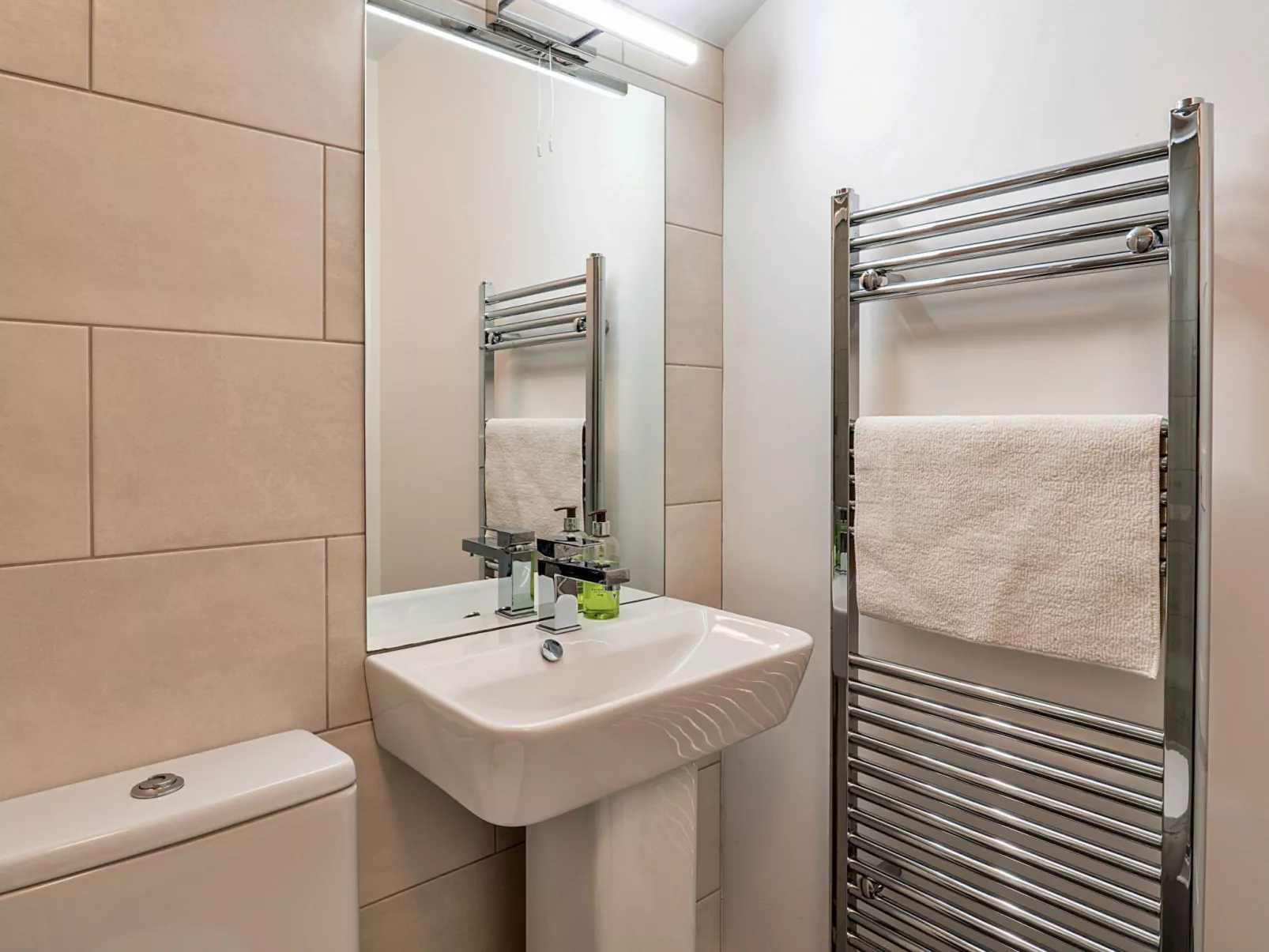 Brunels Reach-Drinnen