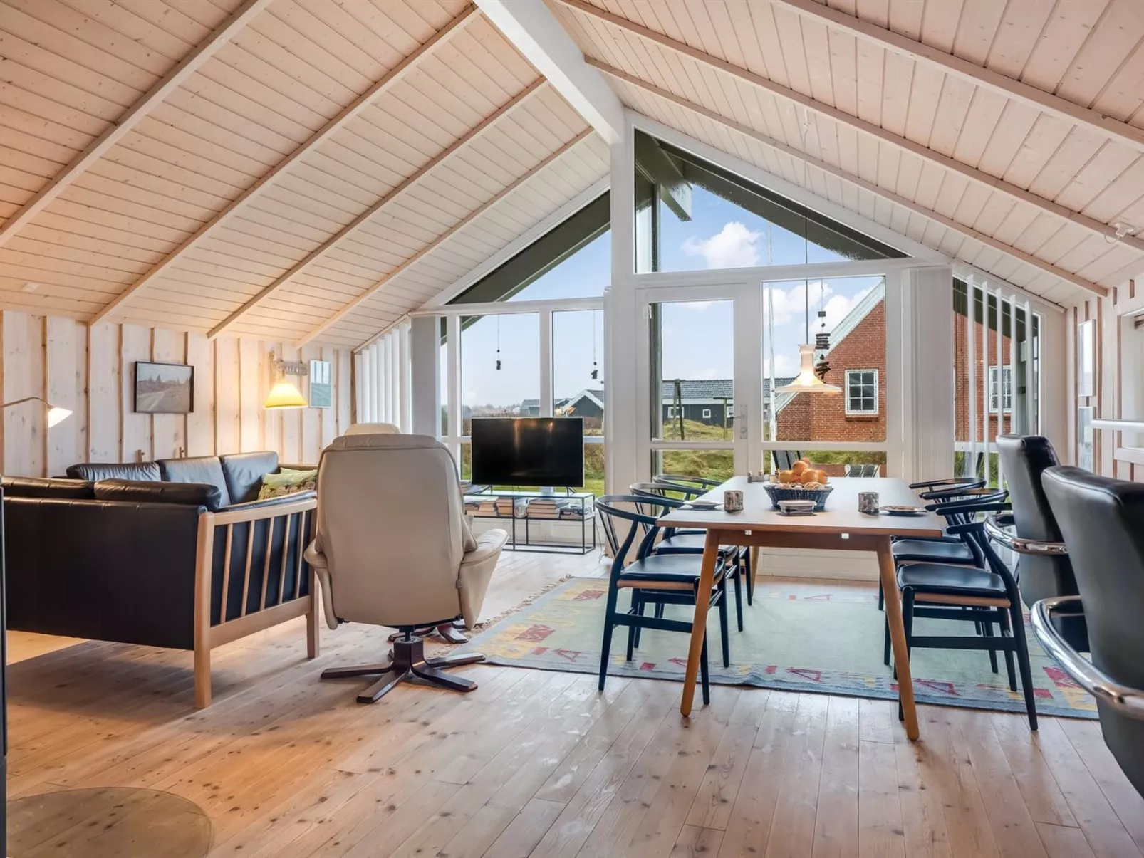 "Bryngeir" - 100m from the sea-Drinnen