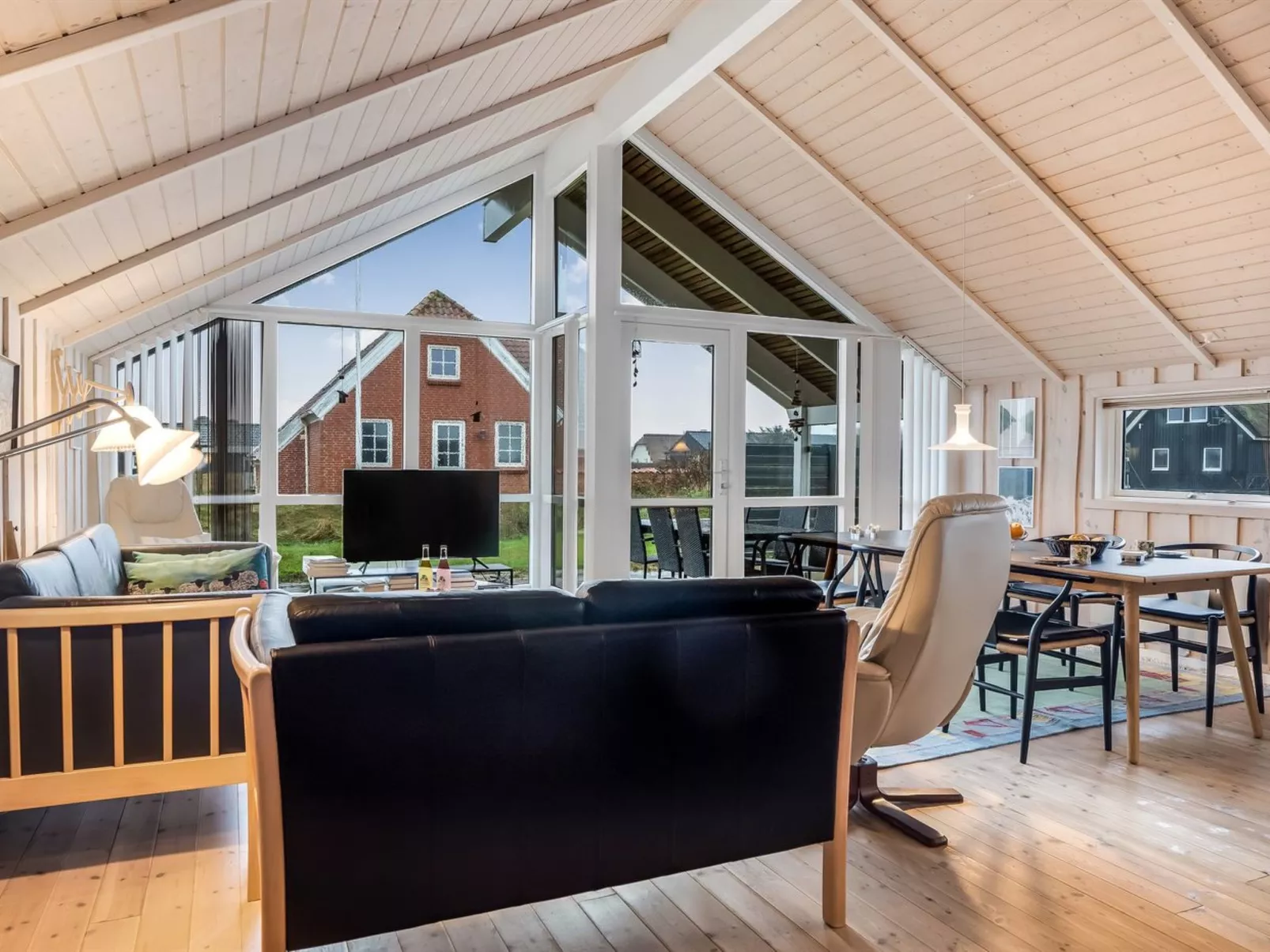 "Bryngeir" - 100m from the sea-Drinnen