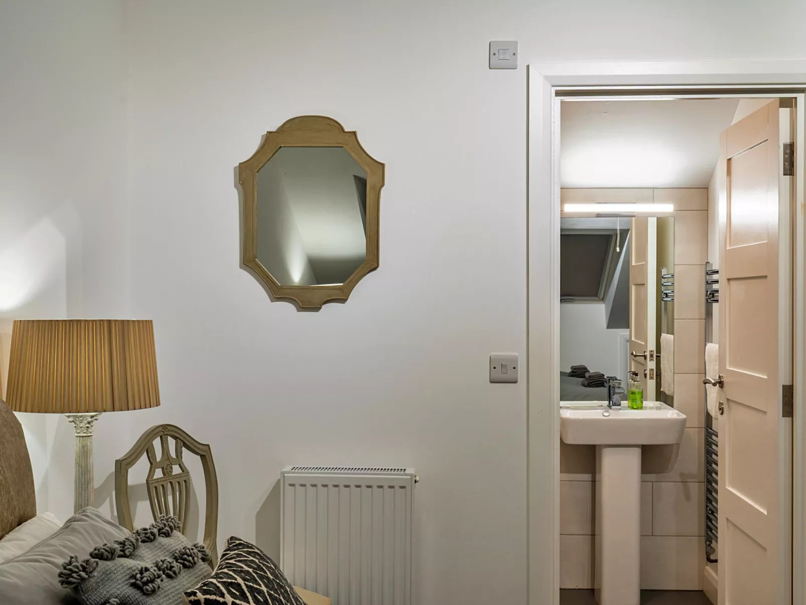 Brunels Reach-Drinnen