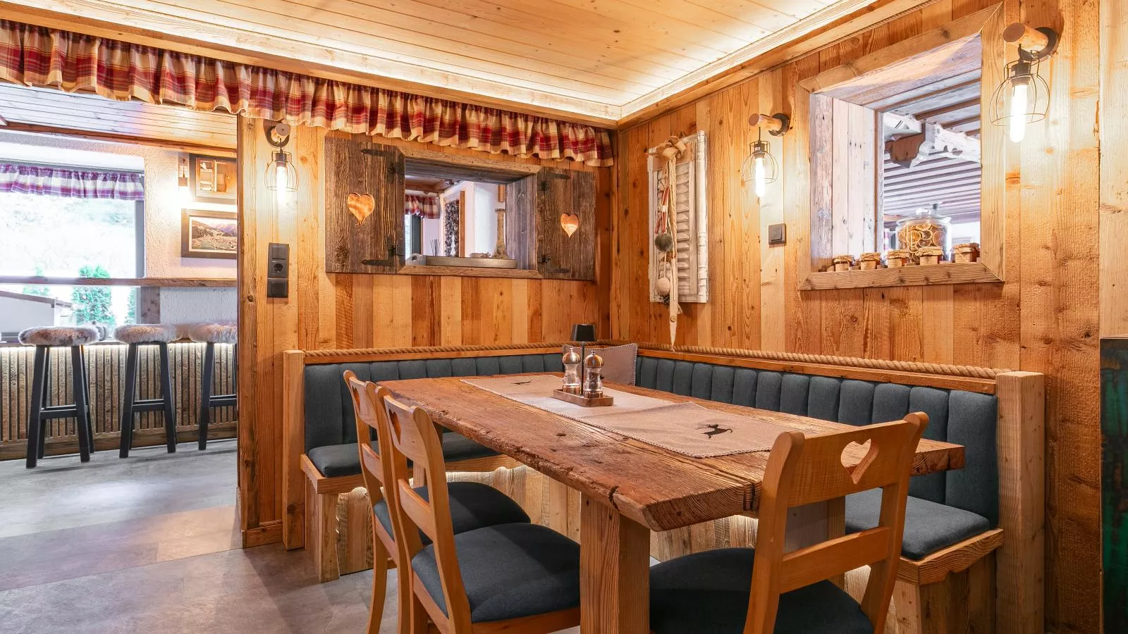 Bergzeit Hollersbach XL-Dining room