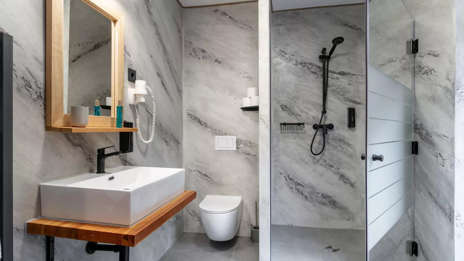 Bergzeit Hollersbach L-Bathroom