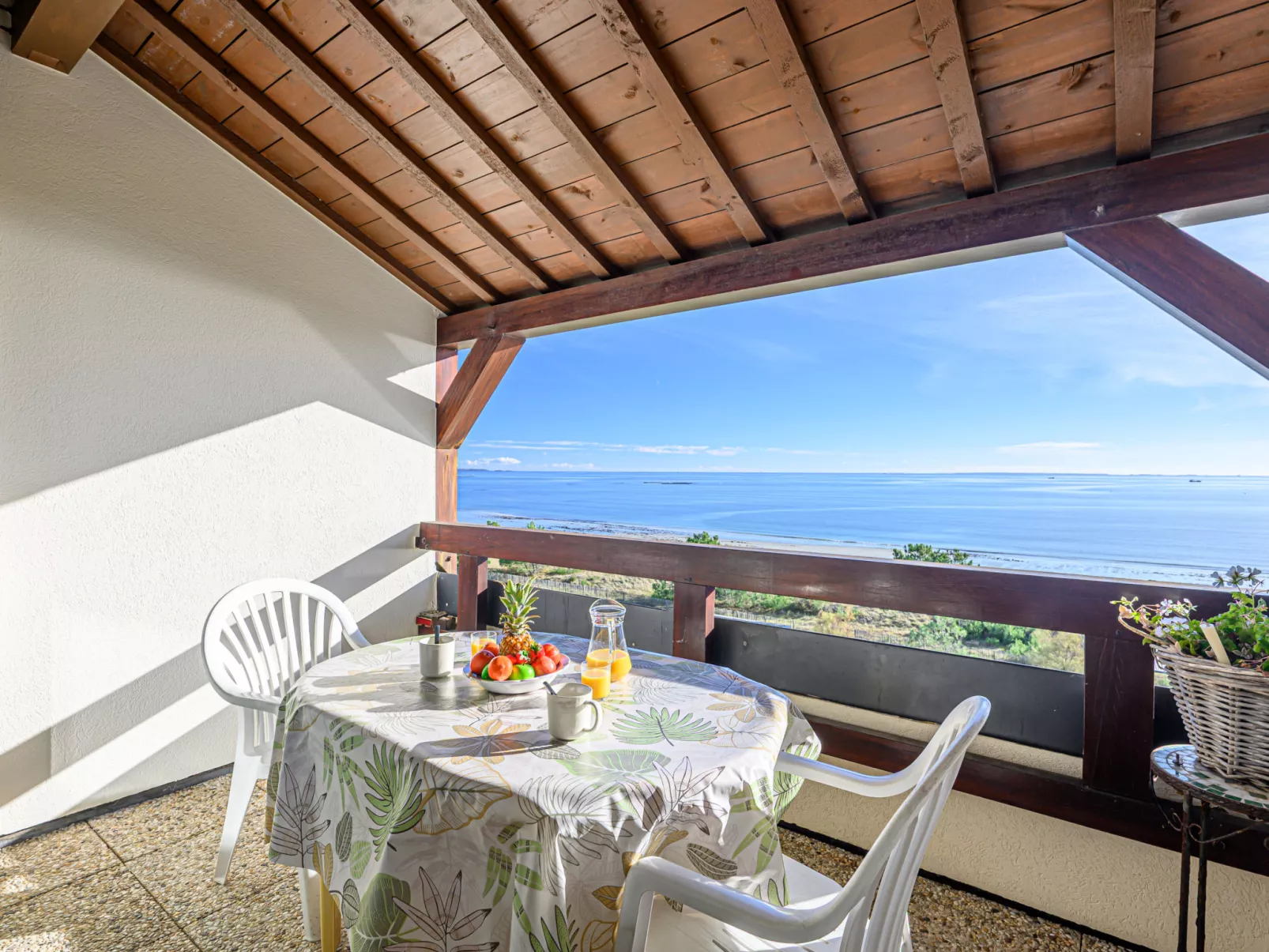 Le Britannia-Draußen