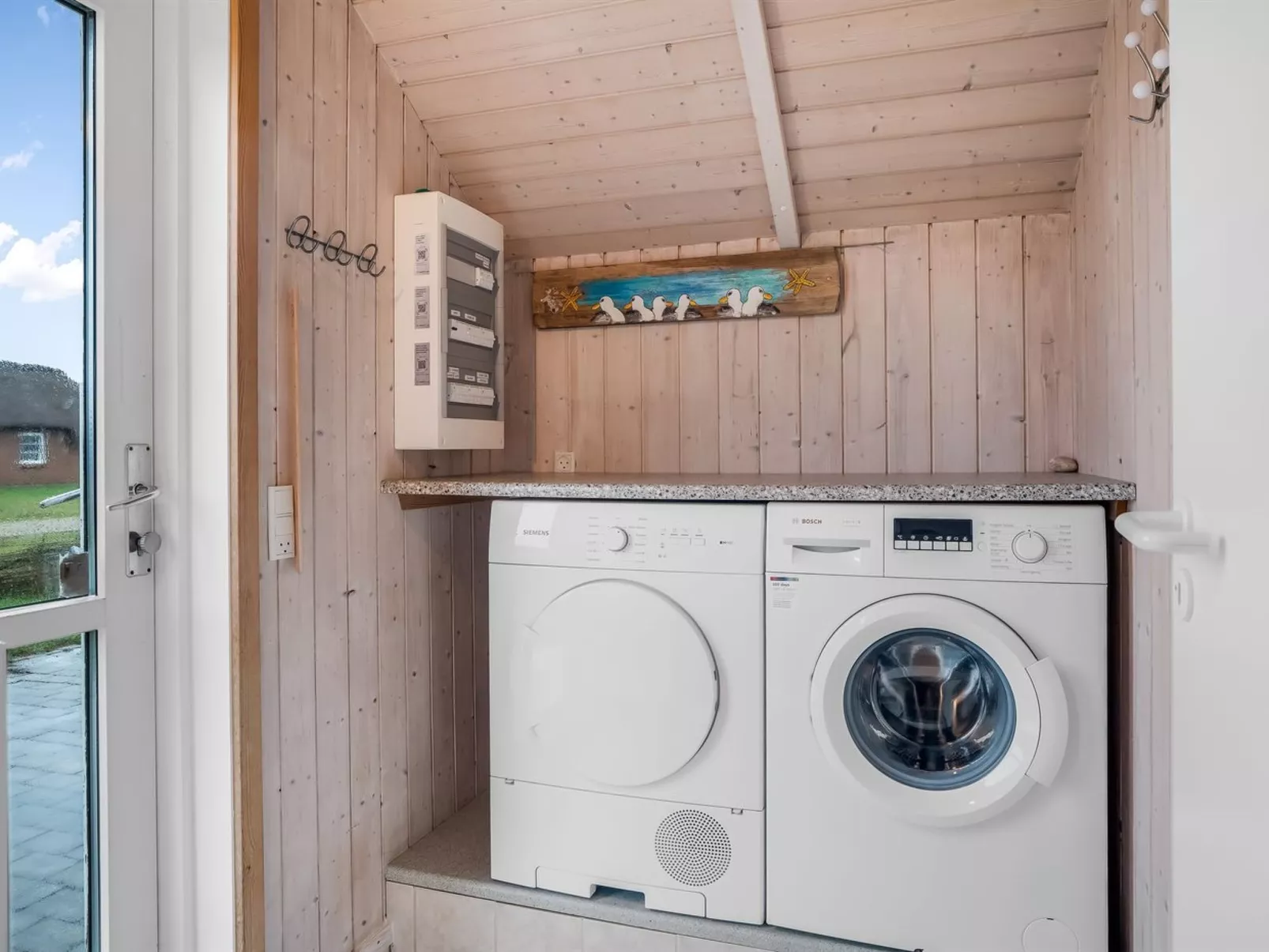 "Bryngeir" - 100m from the sea-Drinnen