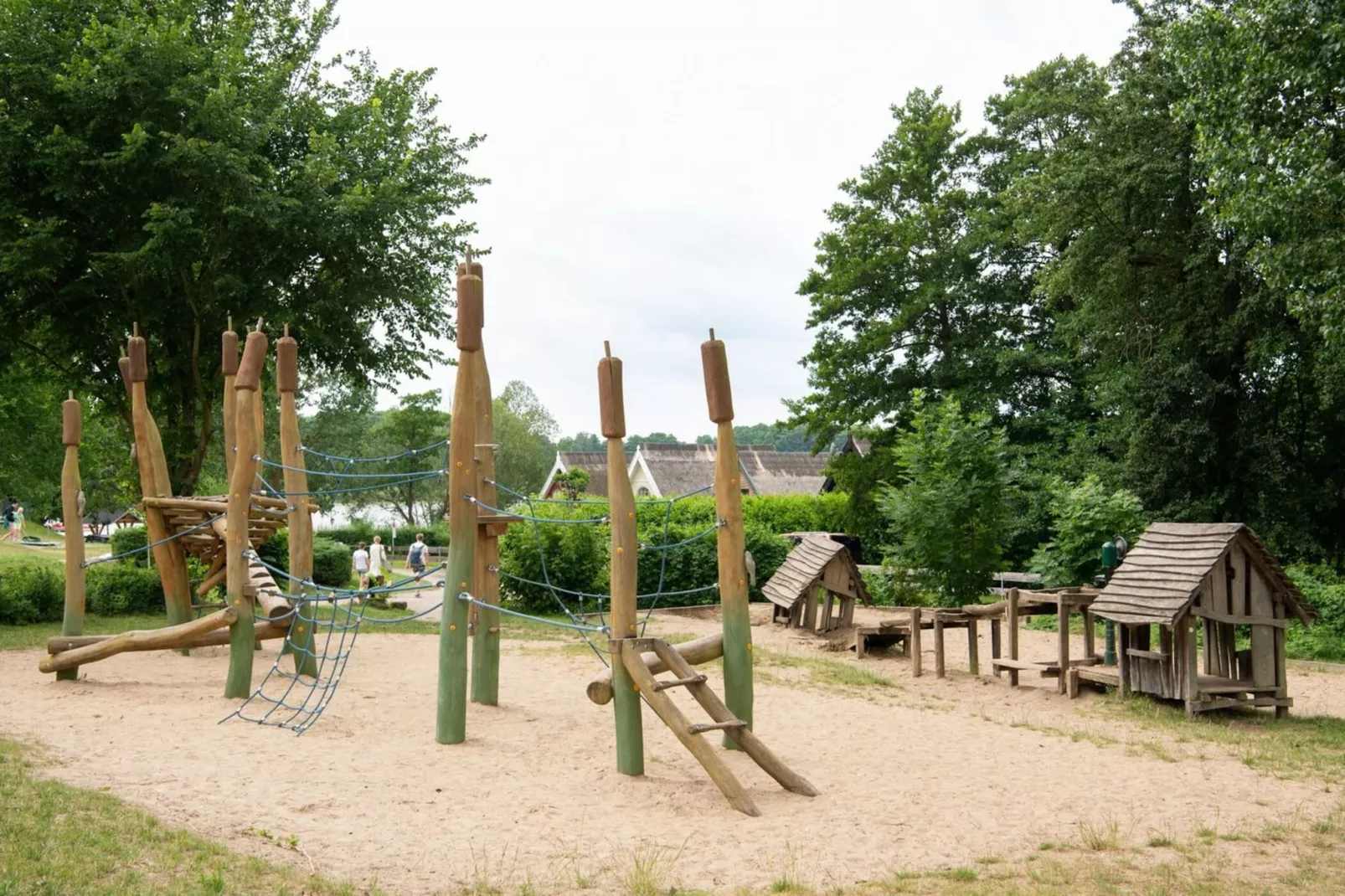 Schneeeule 219-Gardens in summer