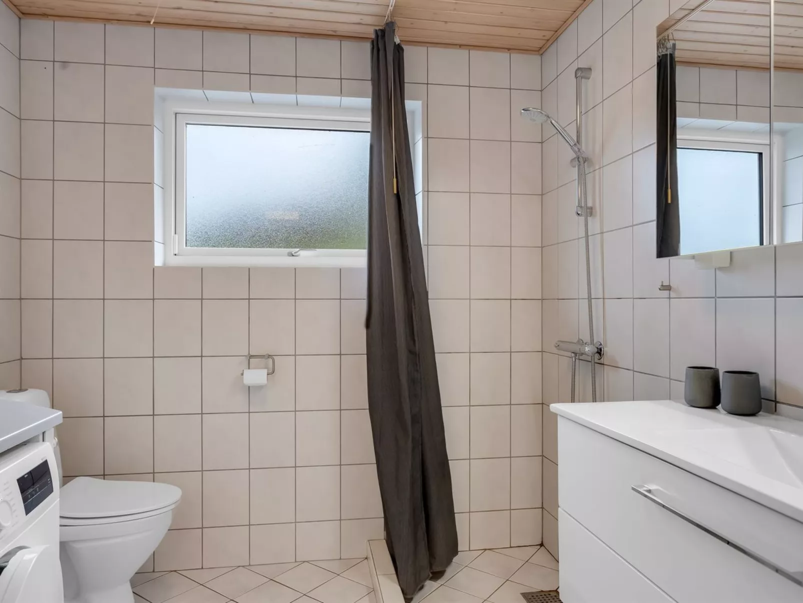 "Panu" - 2.1km from the sea-Inside