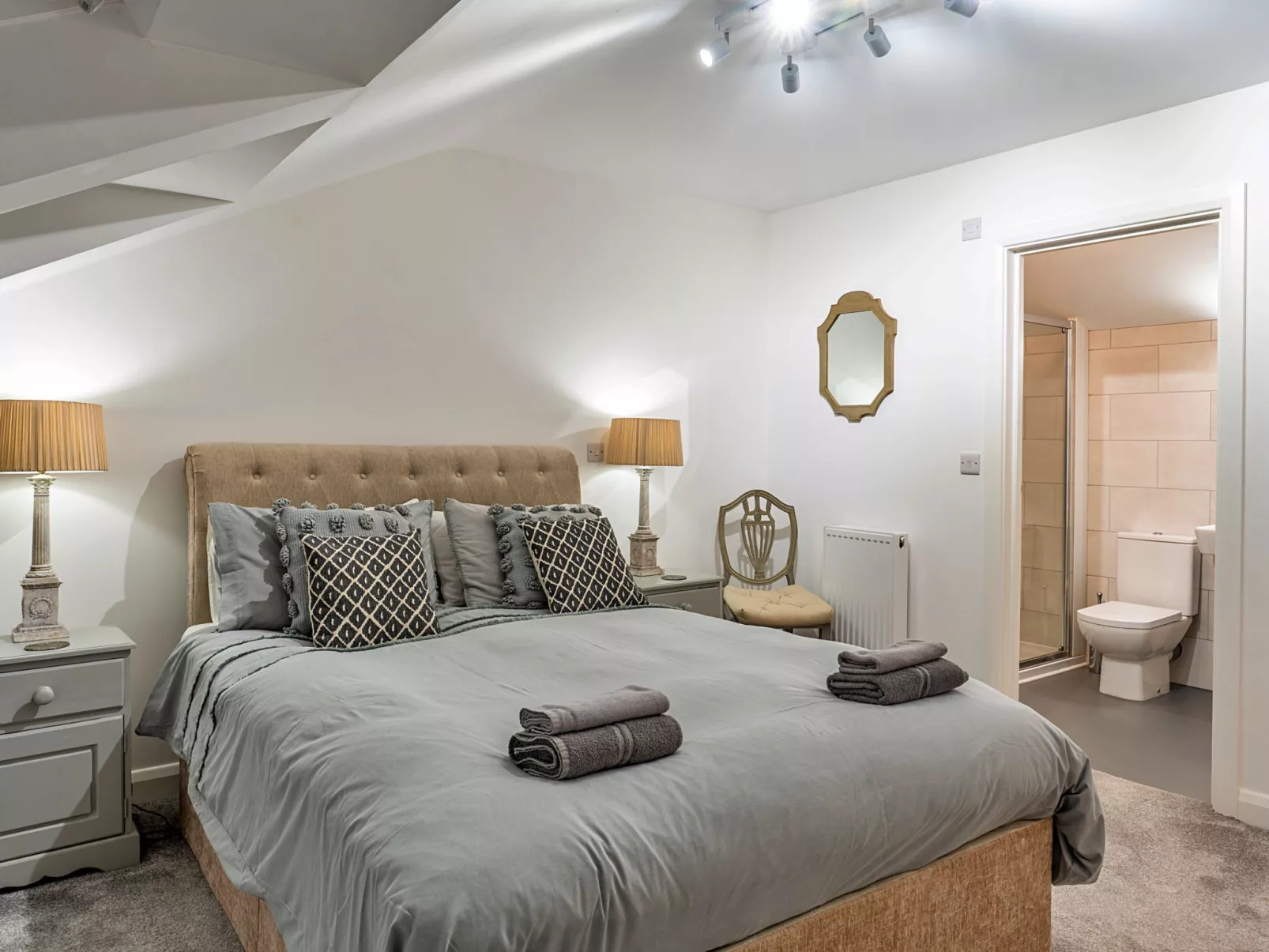 Brunels Reach-Drinnen