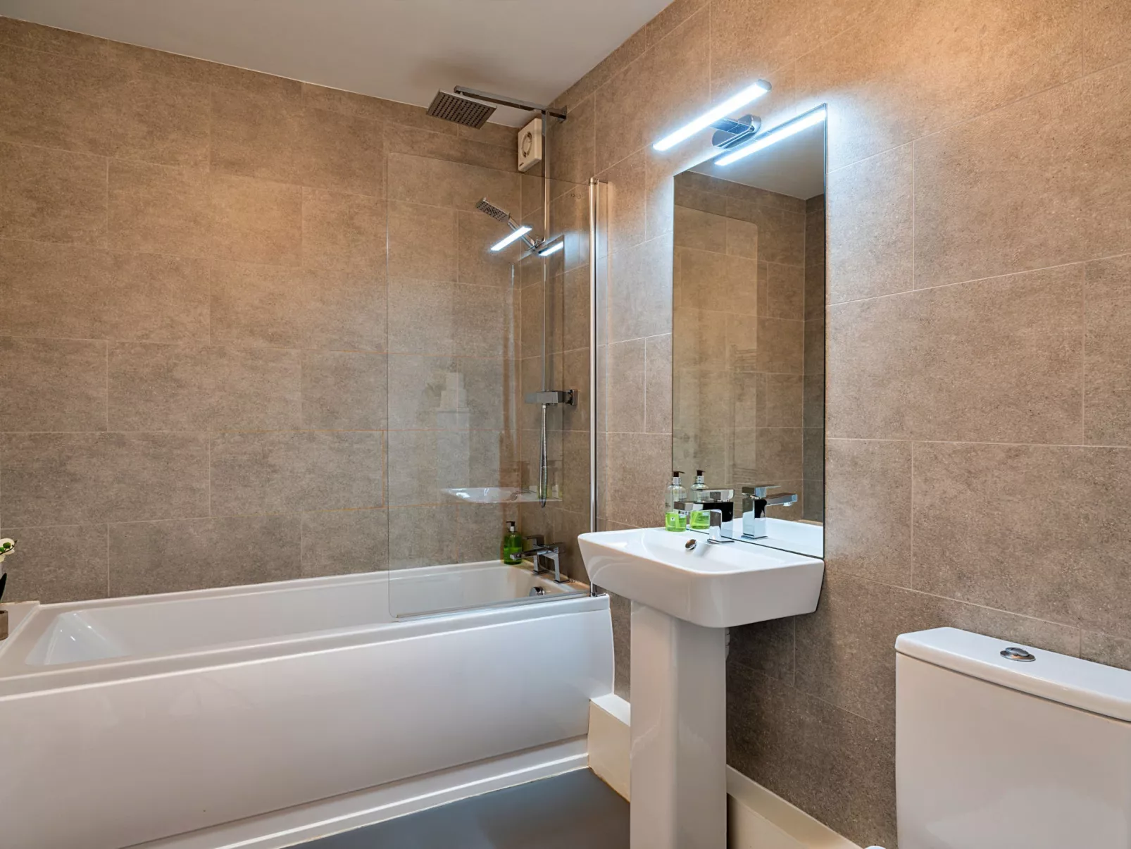 Brunels Reach-Drinnen