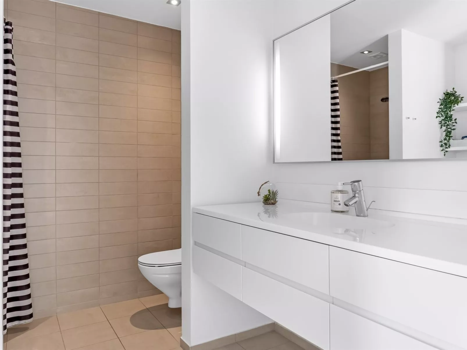 "Saxi" - 650m from the sea-Dedans