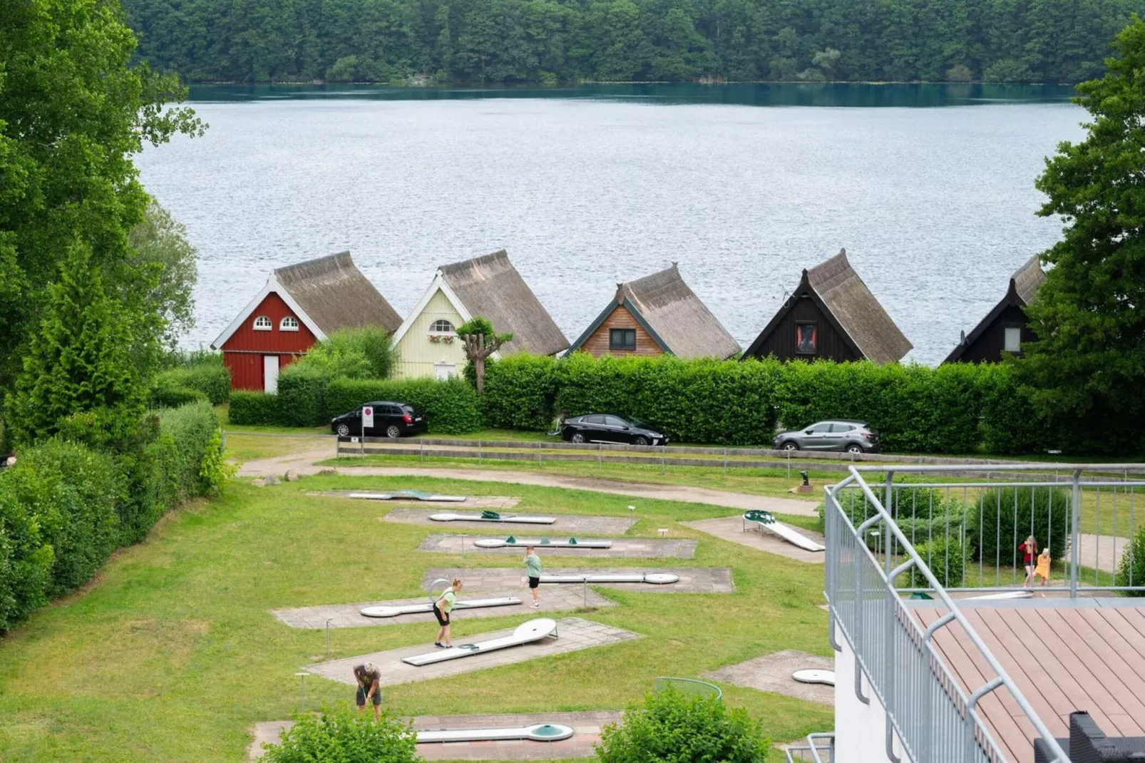 Schneeeule 202-Gardens in summer