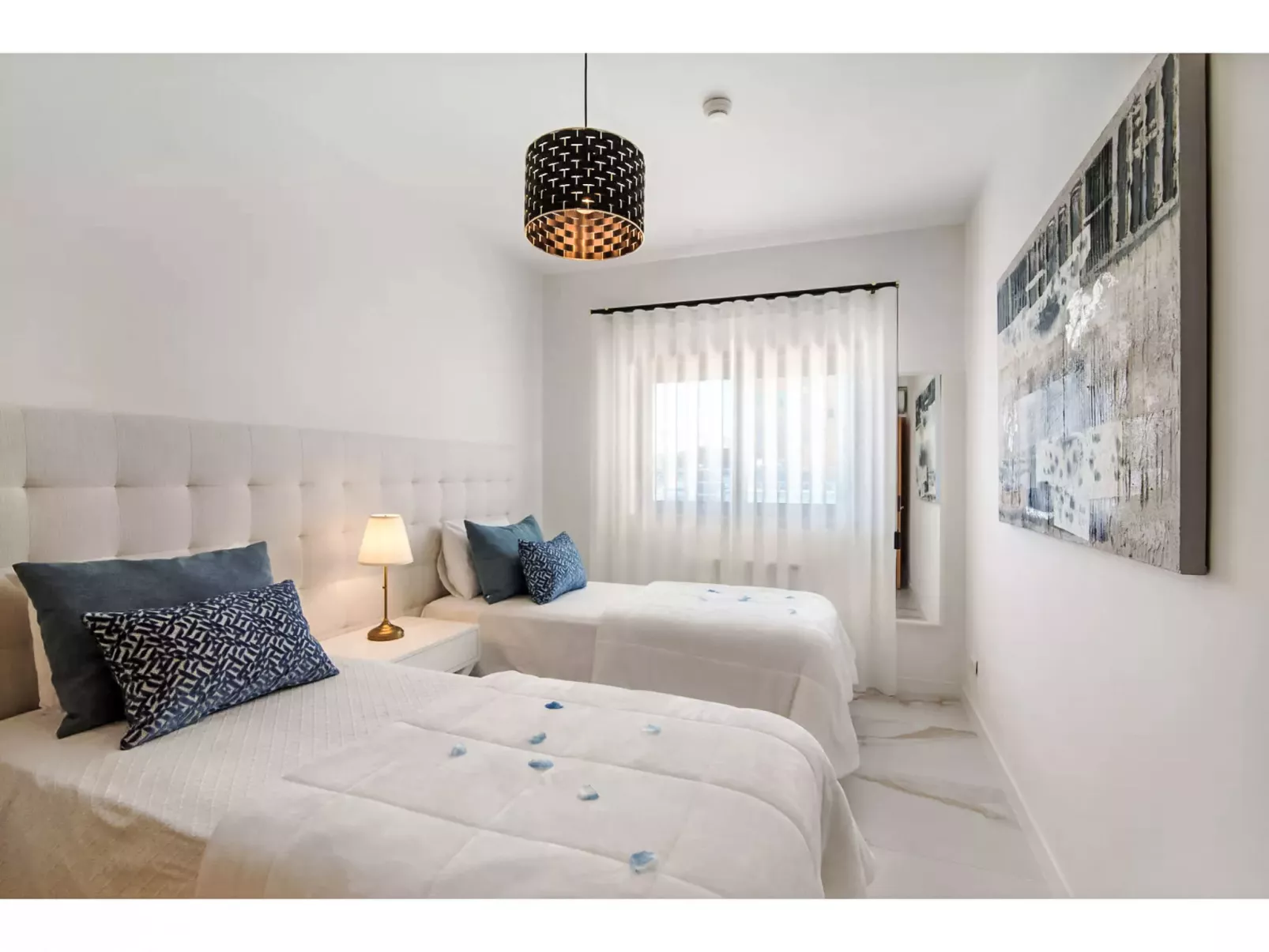 W Marina - Sunny Way-Inside