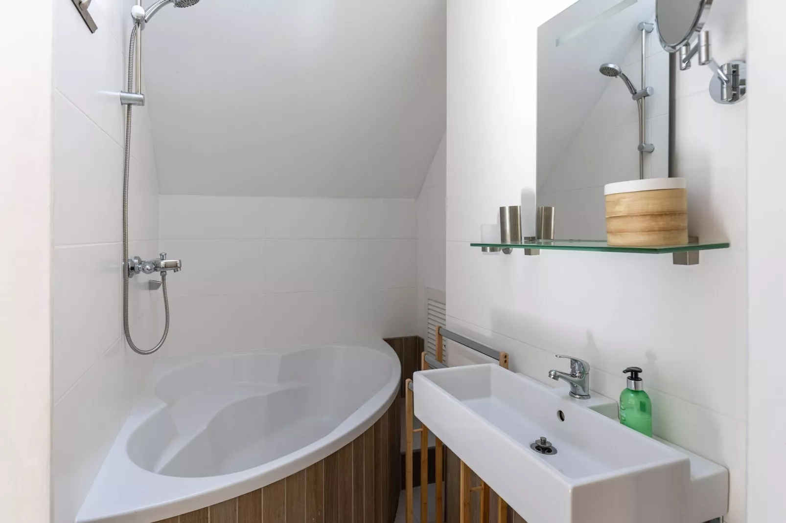 Haus Wasserfall 6 pax-Bathroom