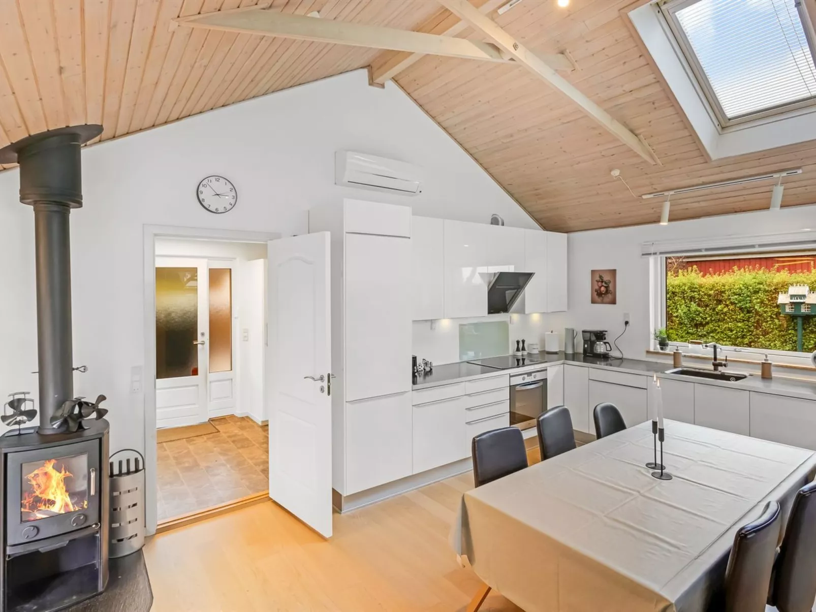 "Panu" - 2.1km from the sea-Inside