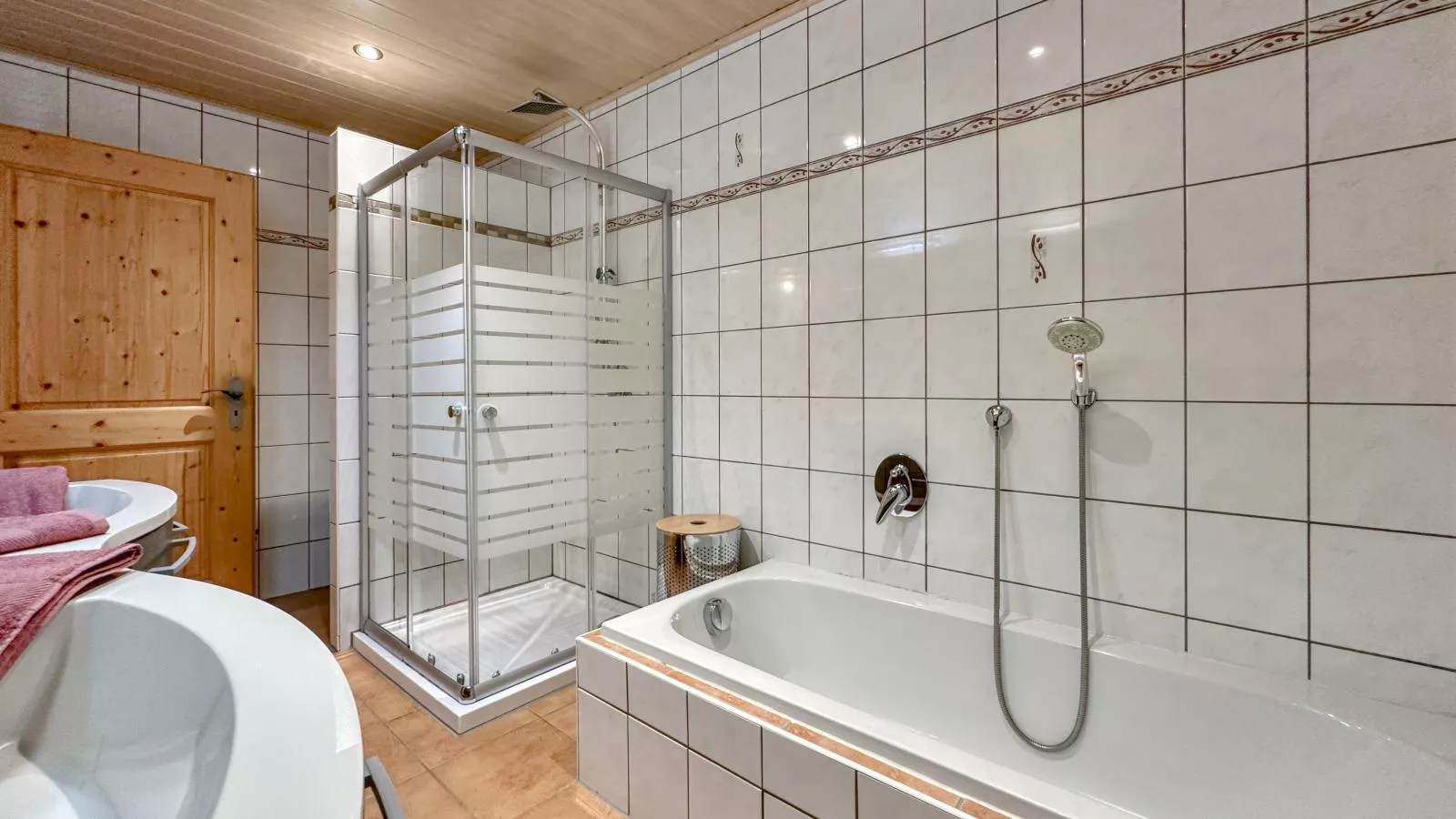 Holzfurtner-Bathroom