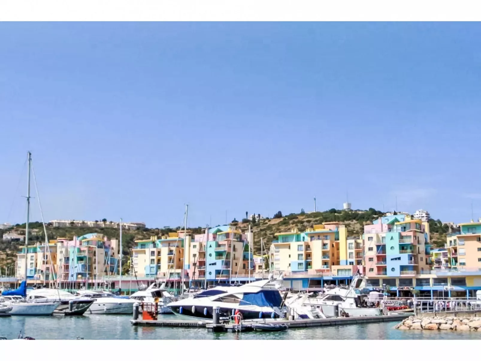 W Marina - Sunny Way-Outside