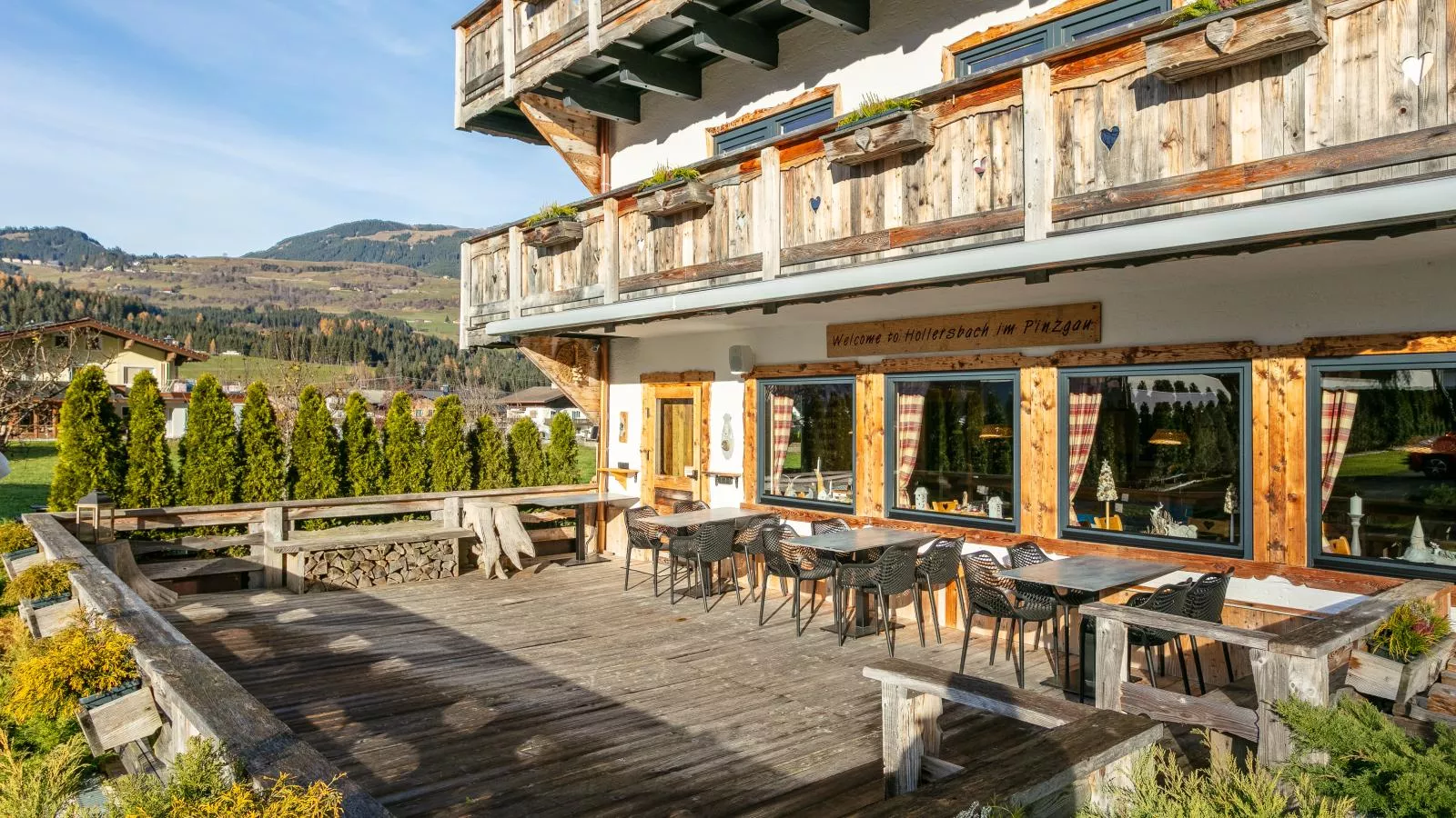 Bergzeit Hollersbach L-Terrace balcony