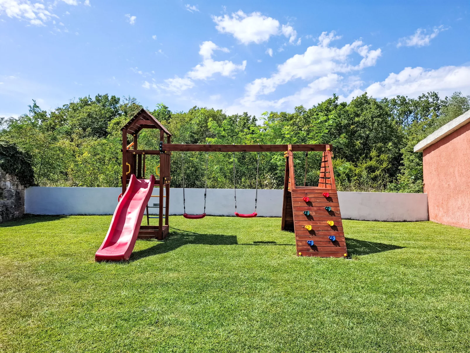 Villa Prisedi-Outside