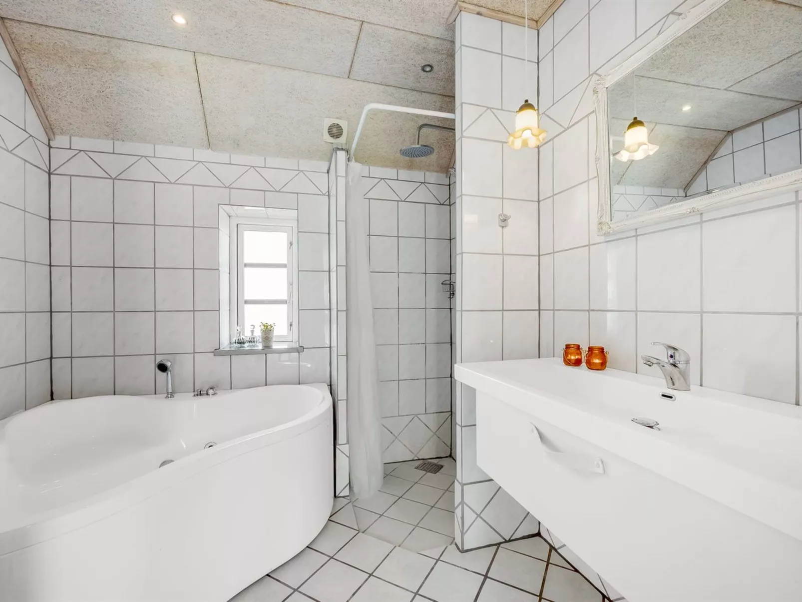 "Brigitte" - 1.3km to the fjord-Inside