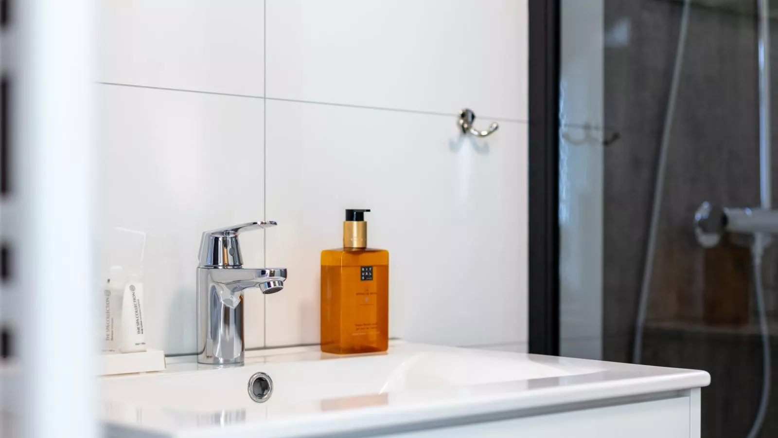 De Tortelduif-Bathroom