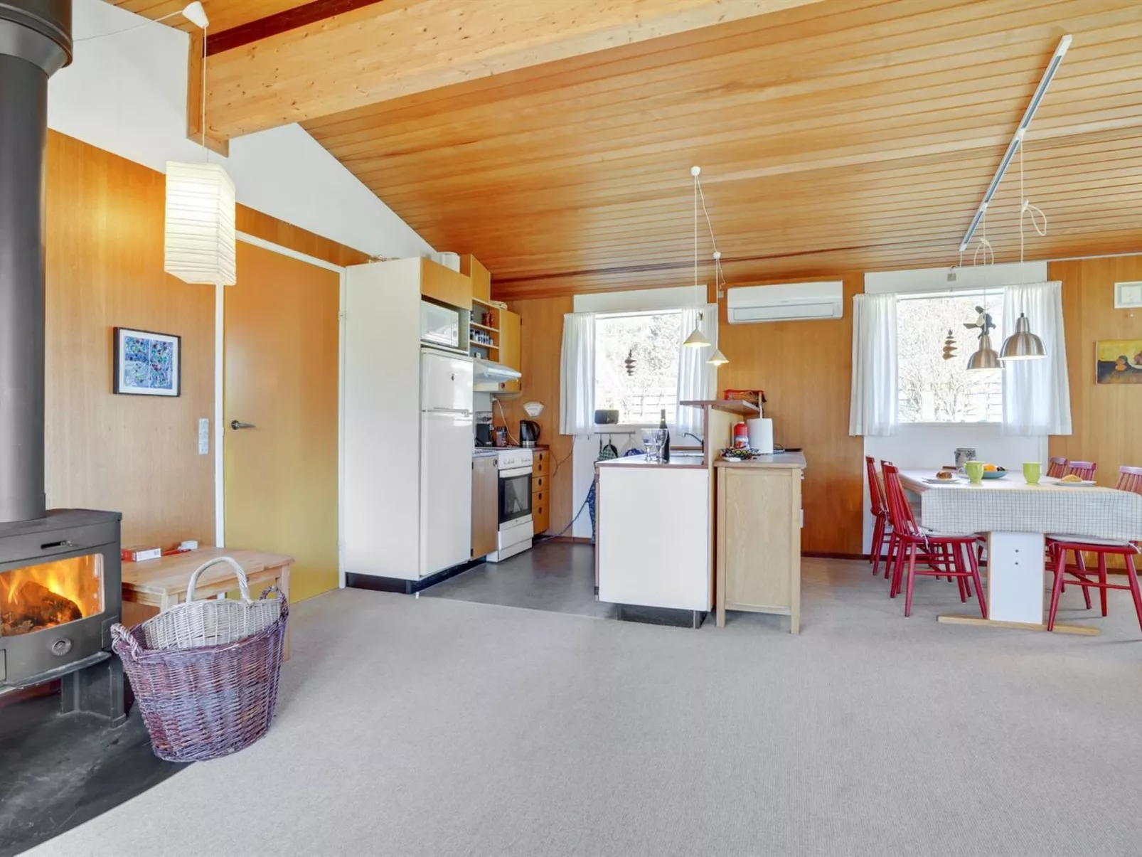 "Odstanus" - 575m from the sea-Drinnen