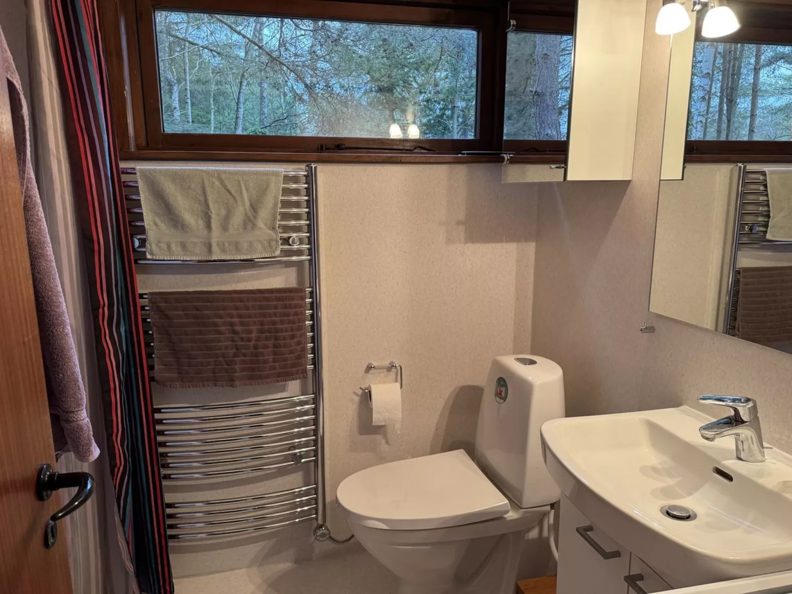 "Lökea" -  from the sea-Dedans