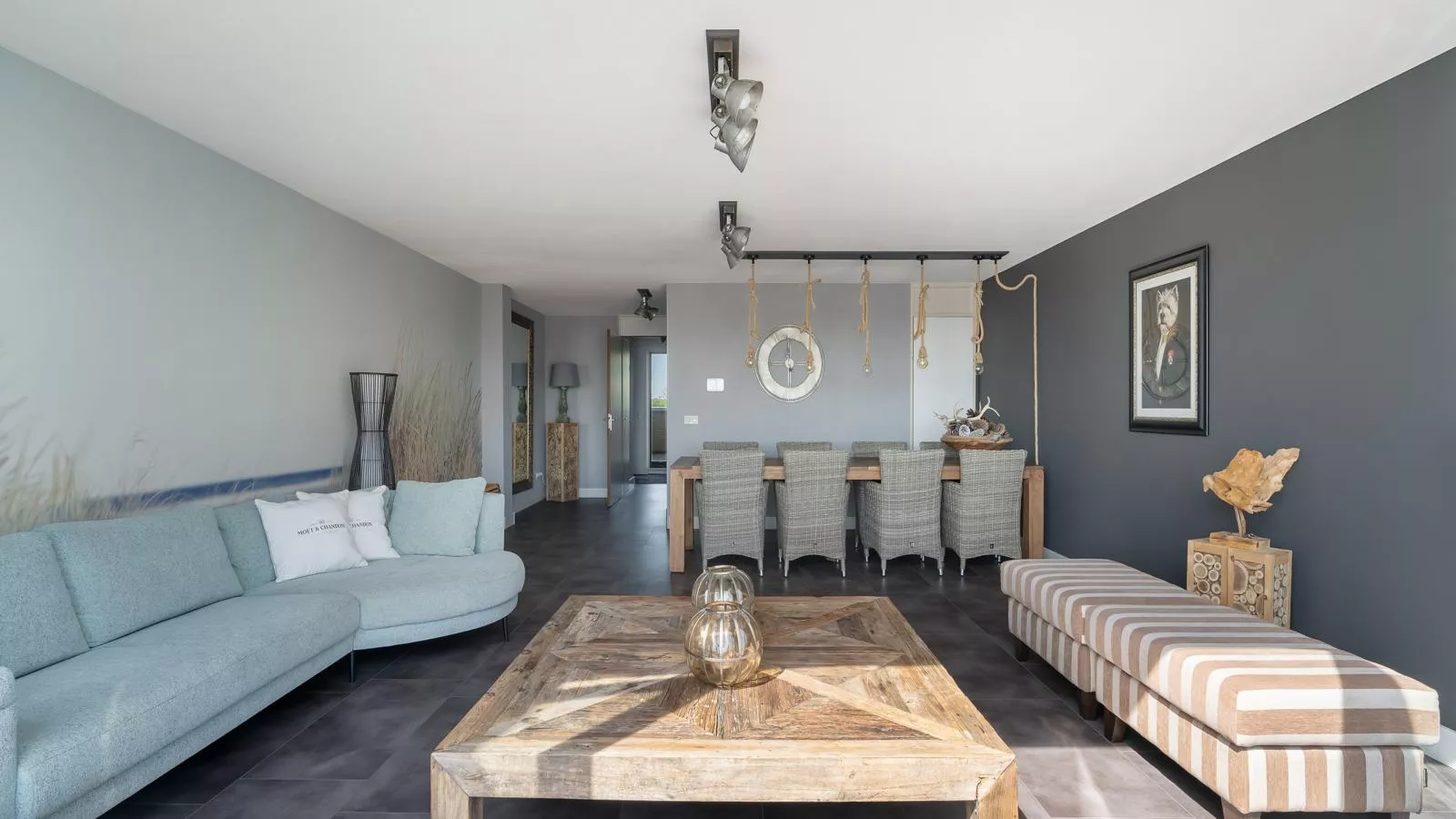 De Brouwersdam-Salon