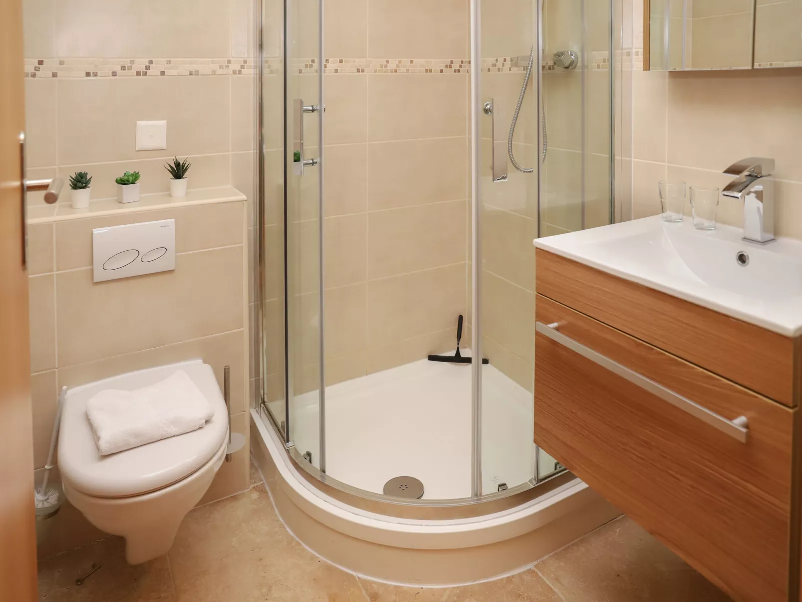 Racer's Retreat Apt.2-Drinnen