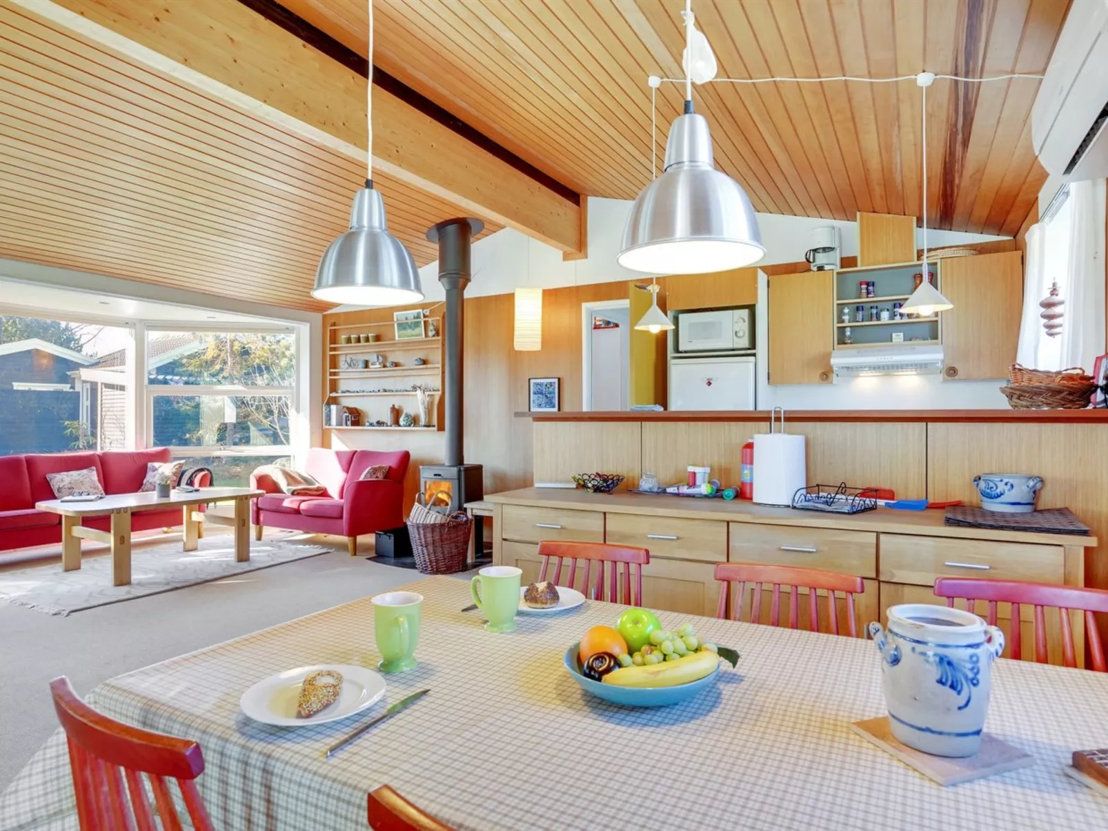 "Odstanus" - 575m from the sea-Drinnen