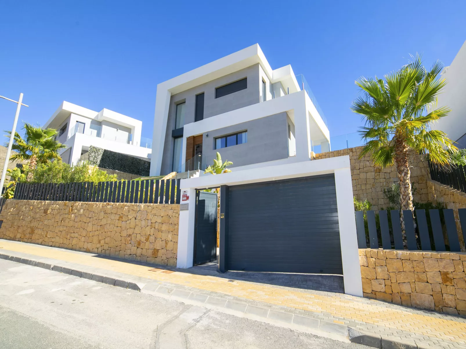 Villa Perla-Draußen