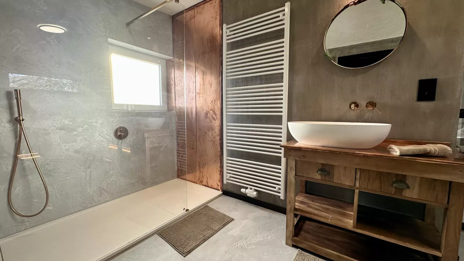 Chez Brigitte-Bathroom