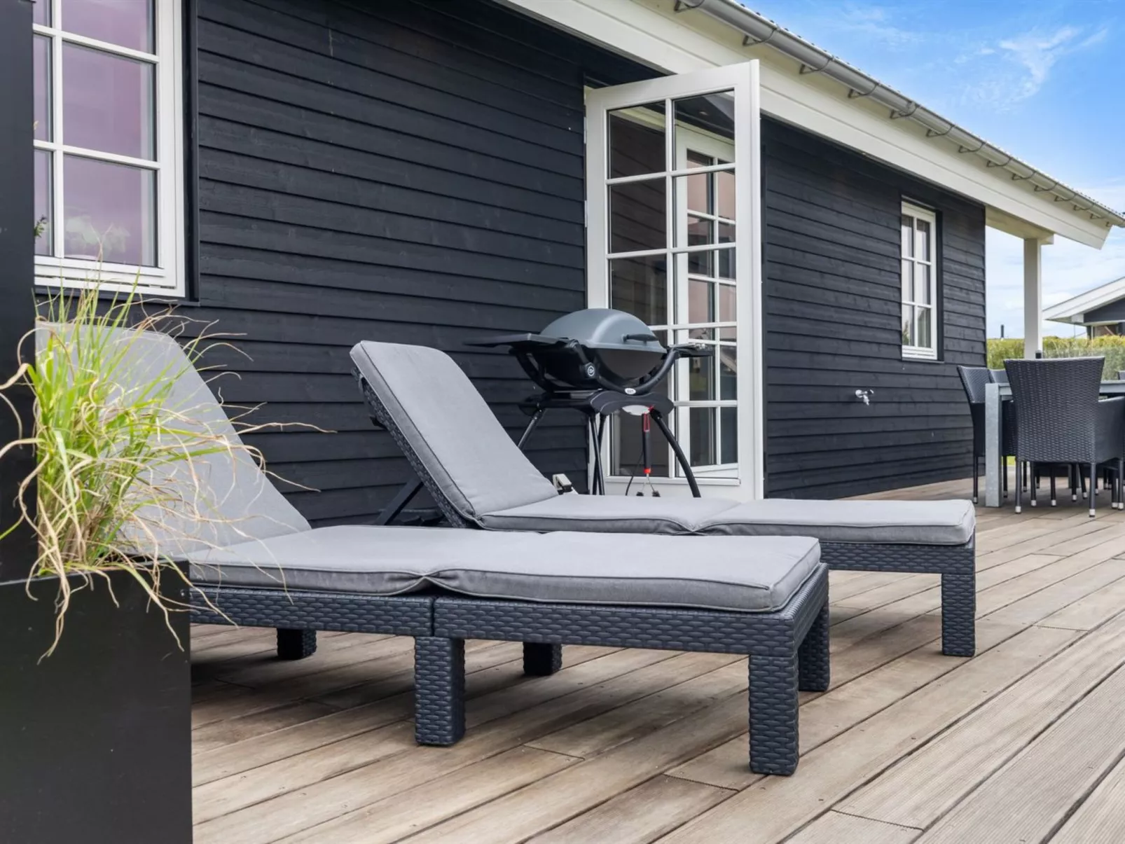 "Rixa" - 350m from the sea-Outside