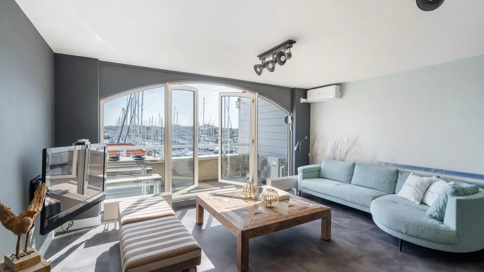 De Brouwersdam-Salon