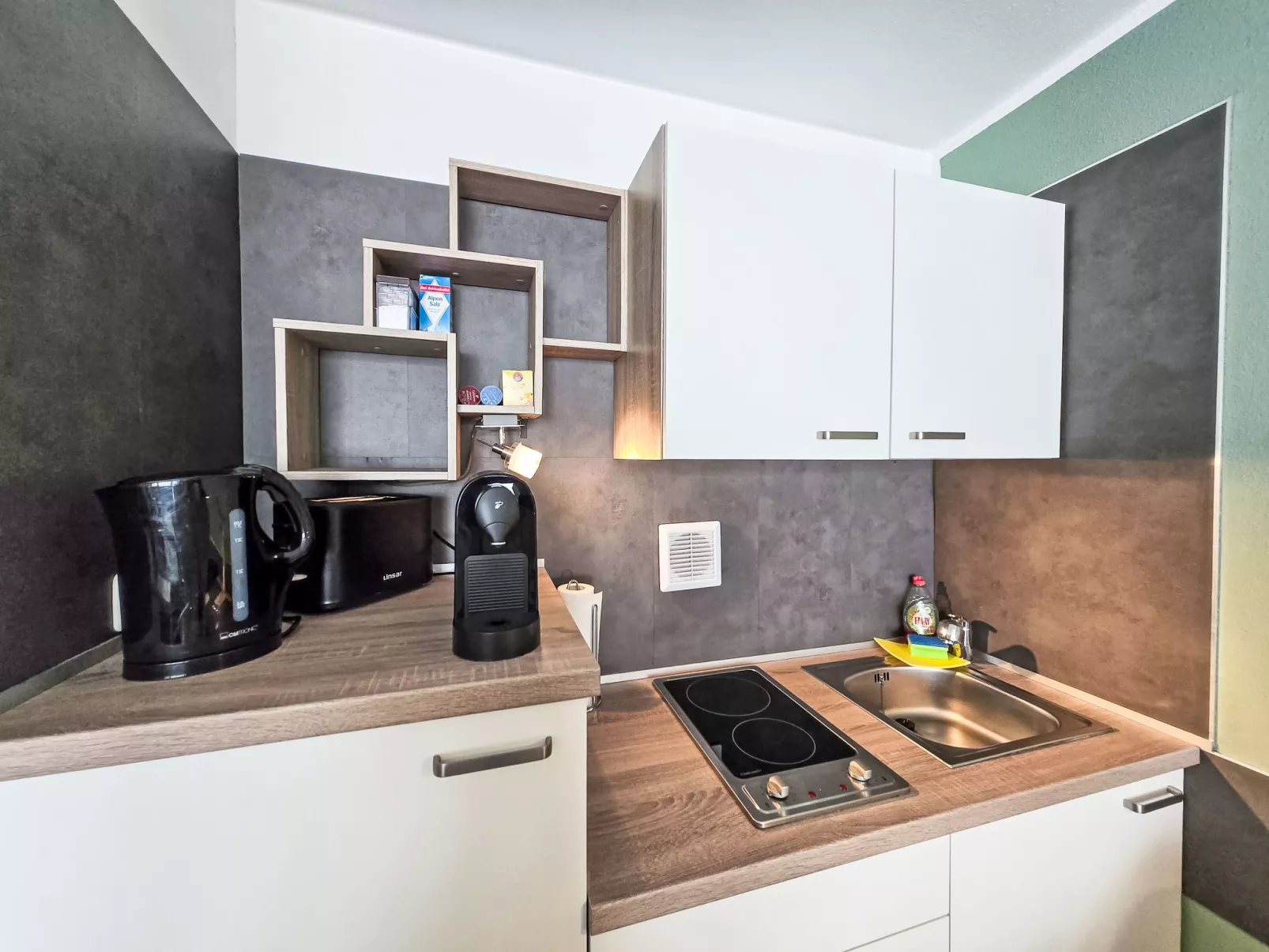 Nicole inkl. Schwimmbad und Sauna-Drinnen