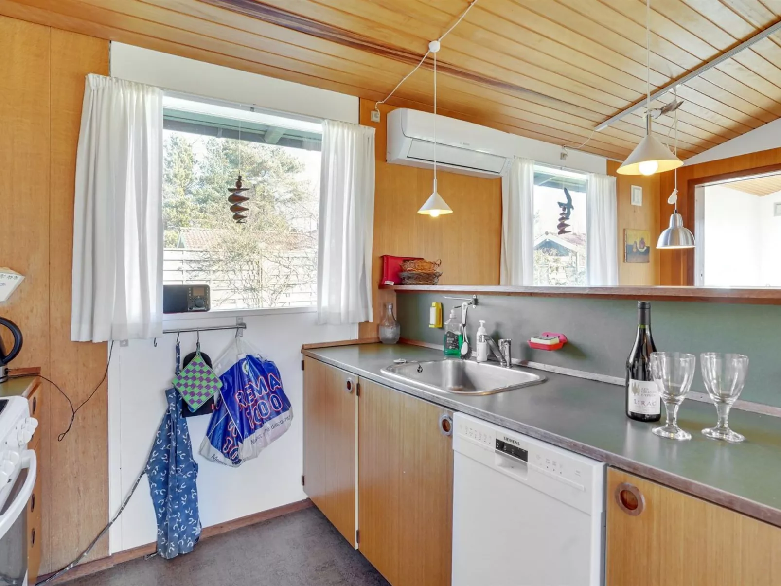 "Odstanus" - 575m from the sea-Drinnen