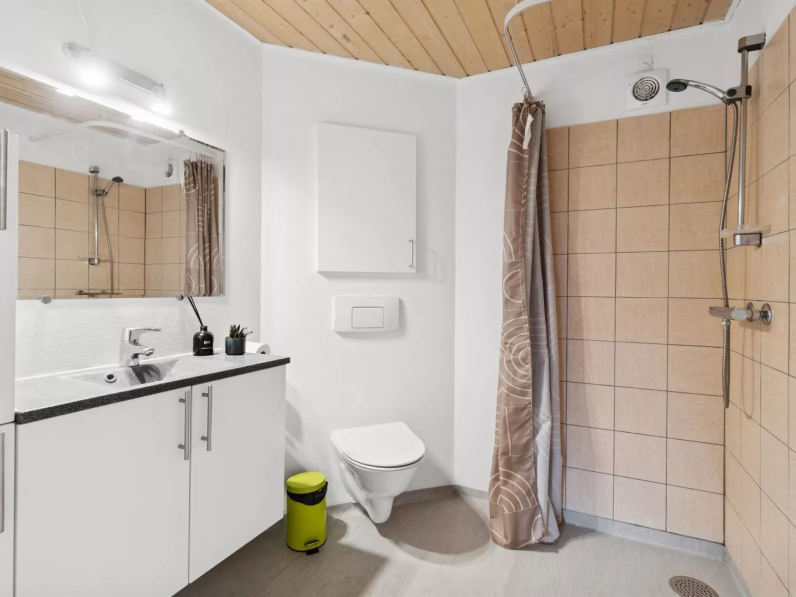 "Algeth" - 350m from the sea-Dedans