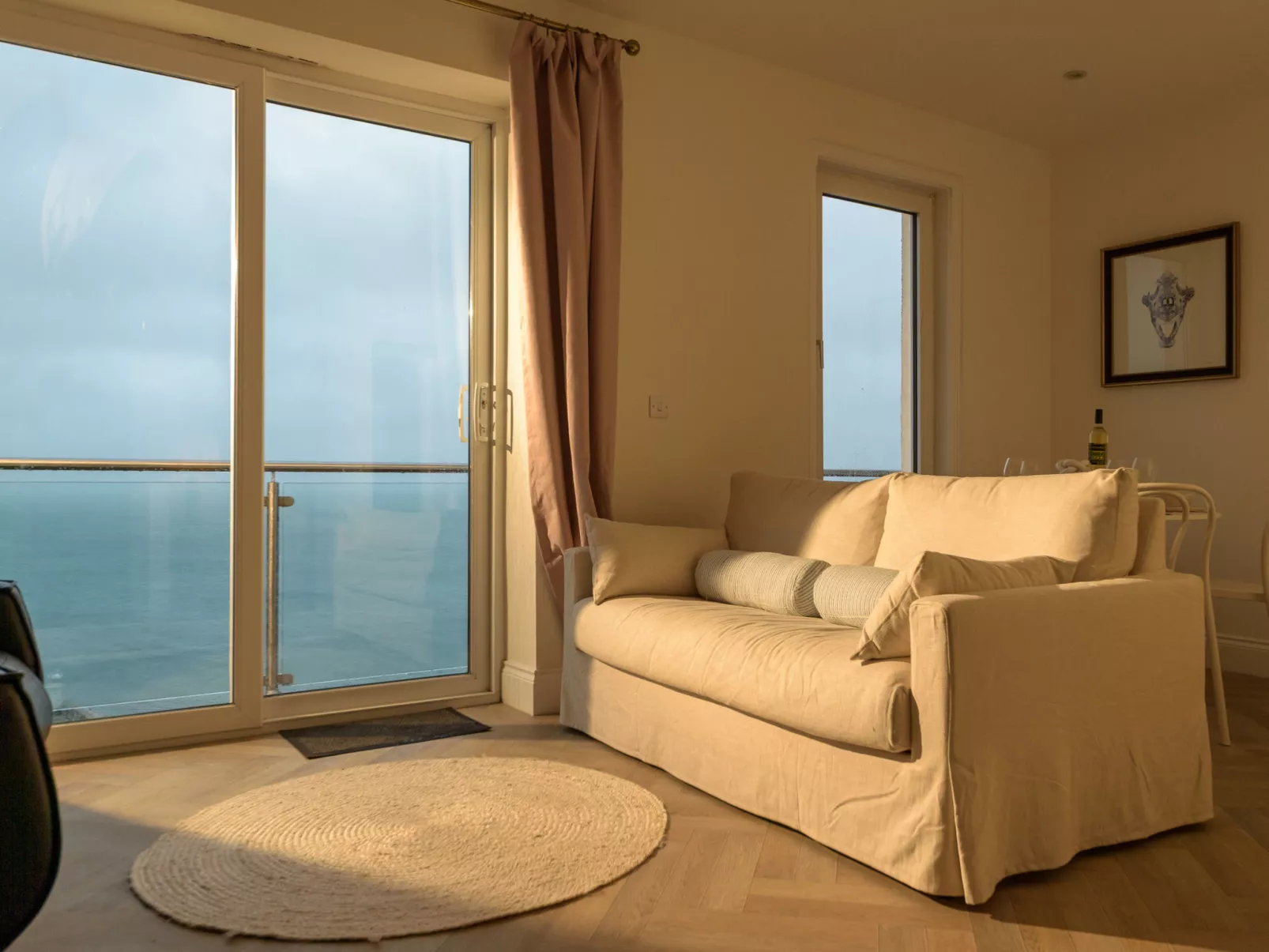 4 Ocean Heights-Dedans