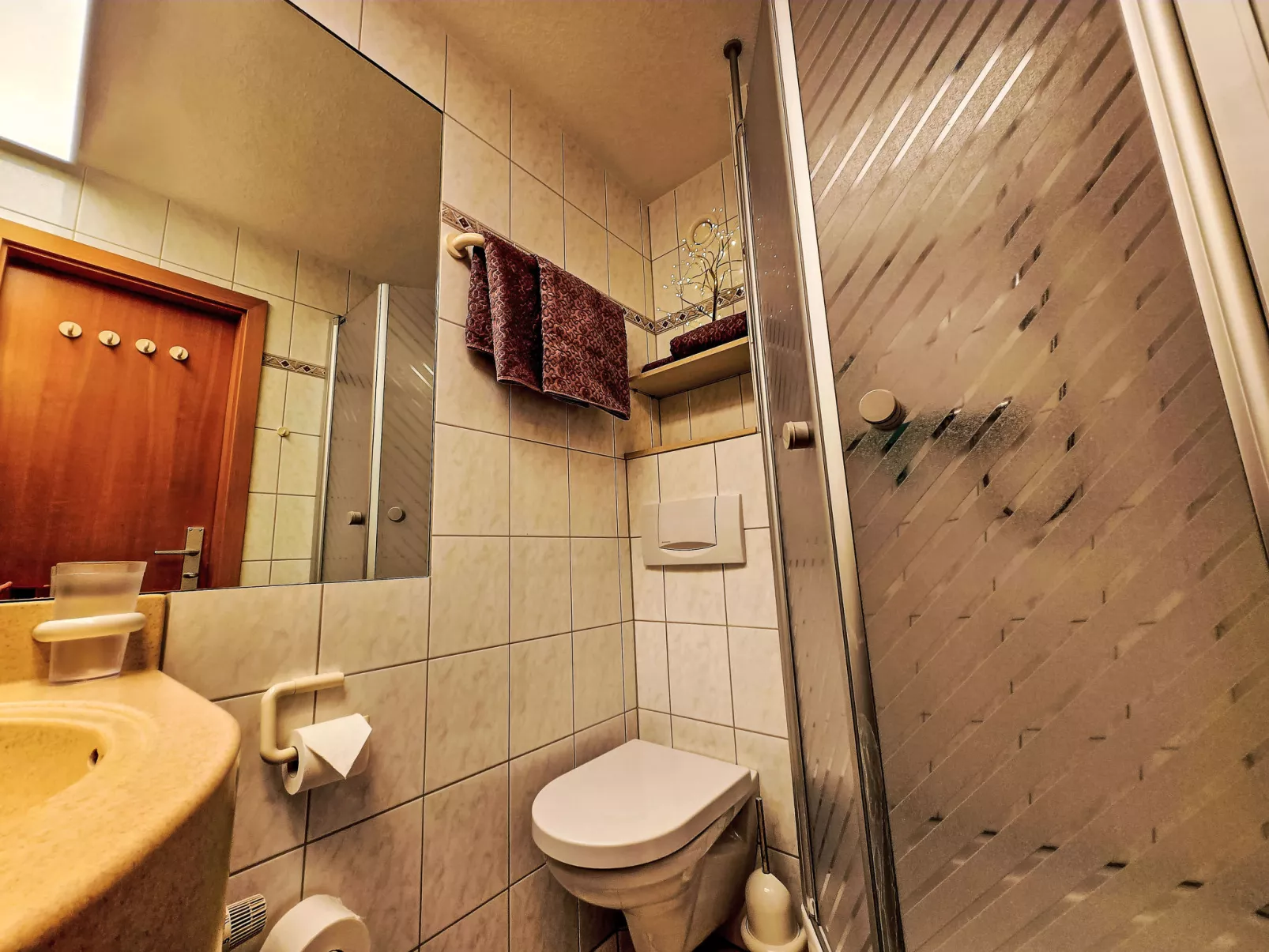 Nicole inkl. Schwimmbad und Sauna-Drinnen