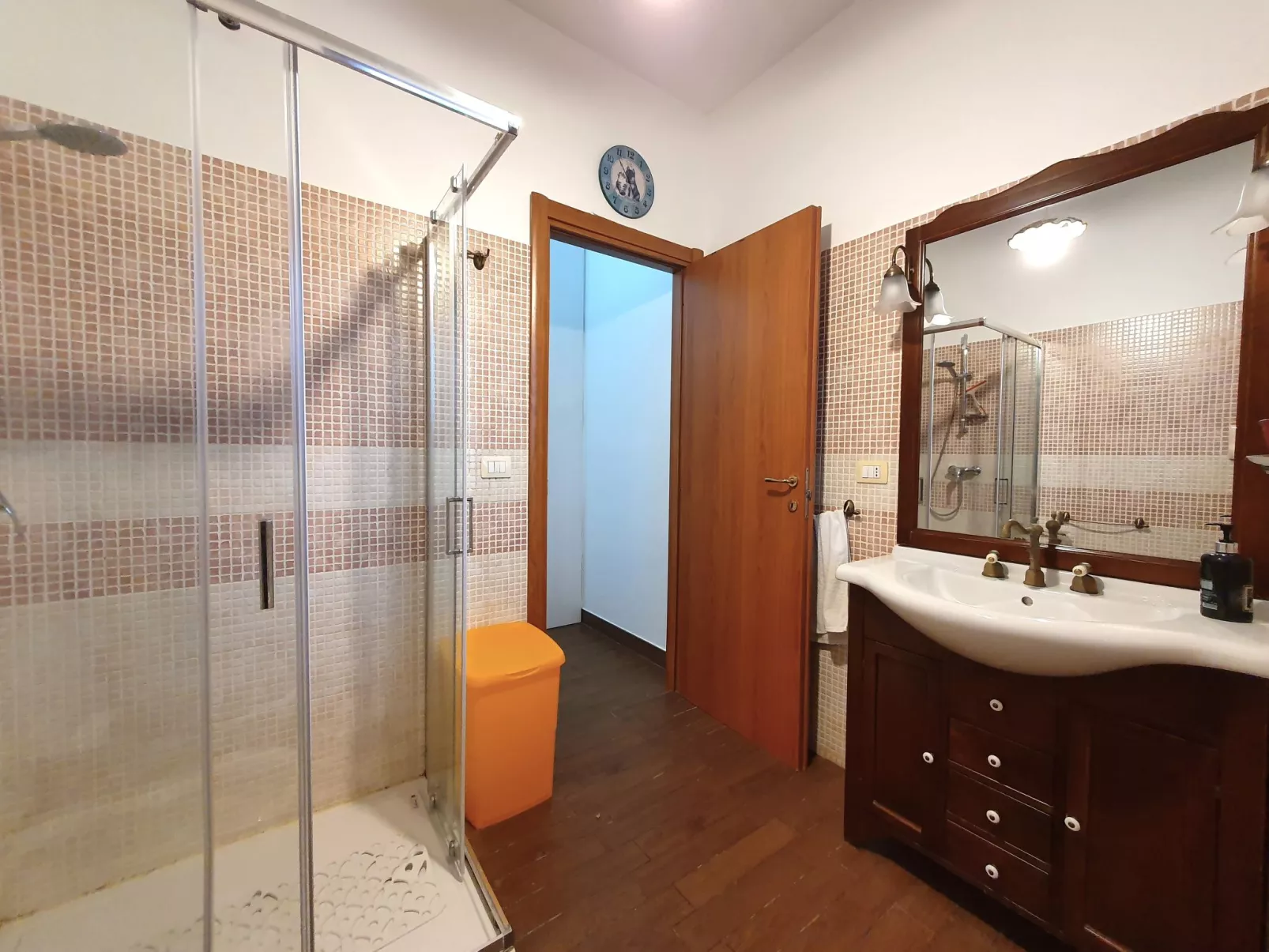 Scrusciu do vientu-Dedans