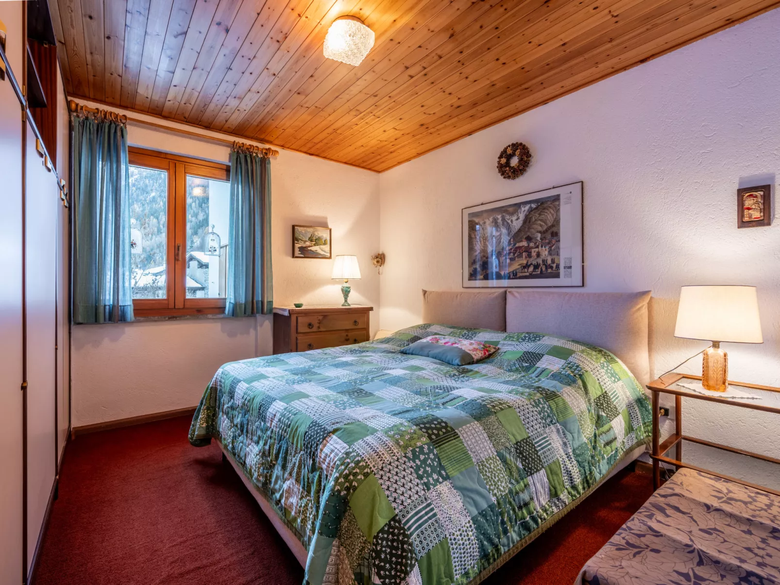 Gag Derby Apartment-Inside