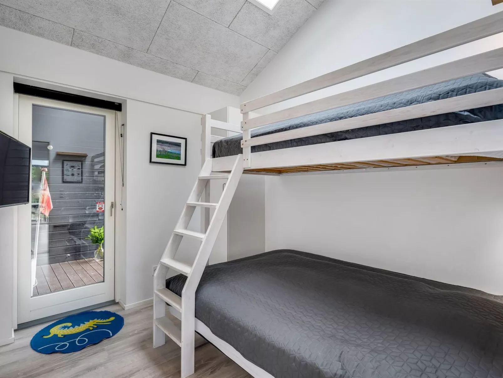 "Jonka" - 2km from the sea-Inside