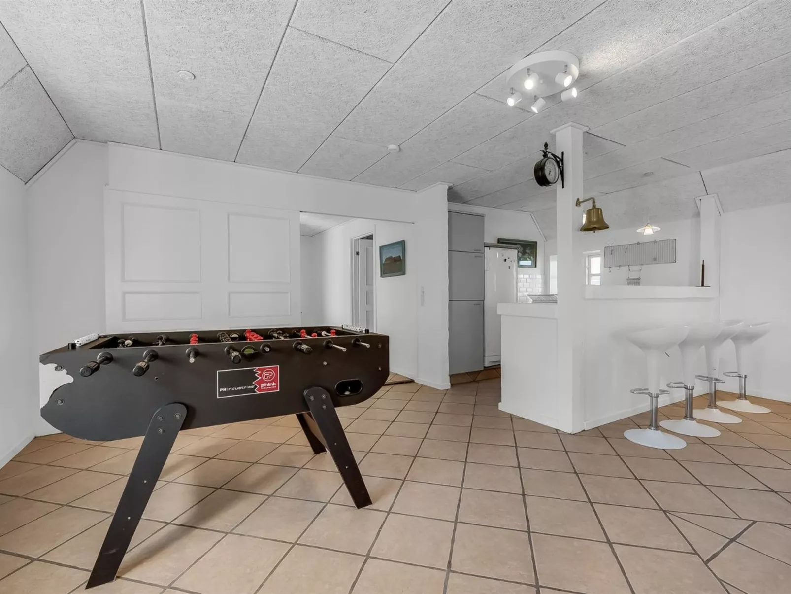 "Brigitte" - 1.3km to the fjord-Inside