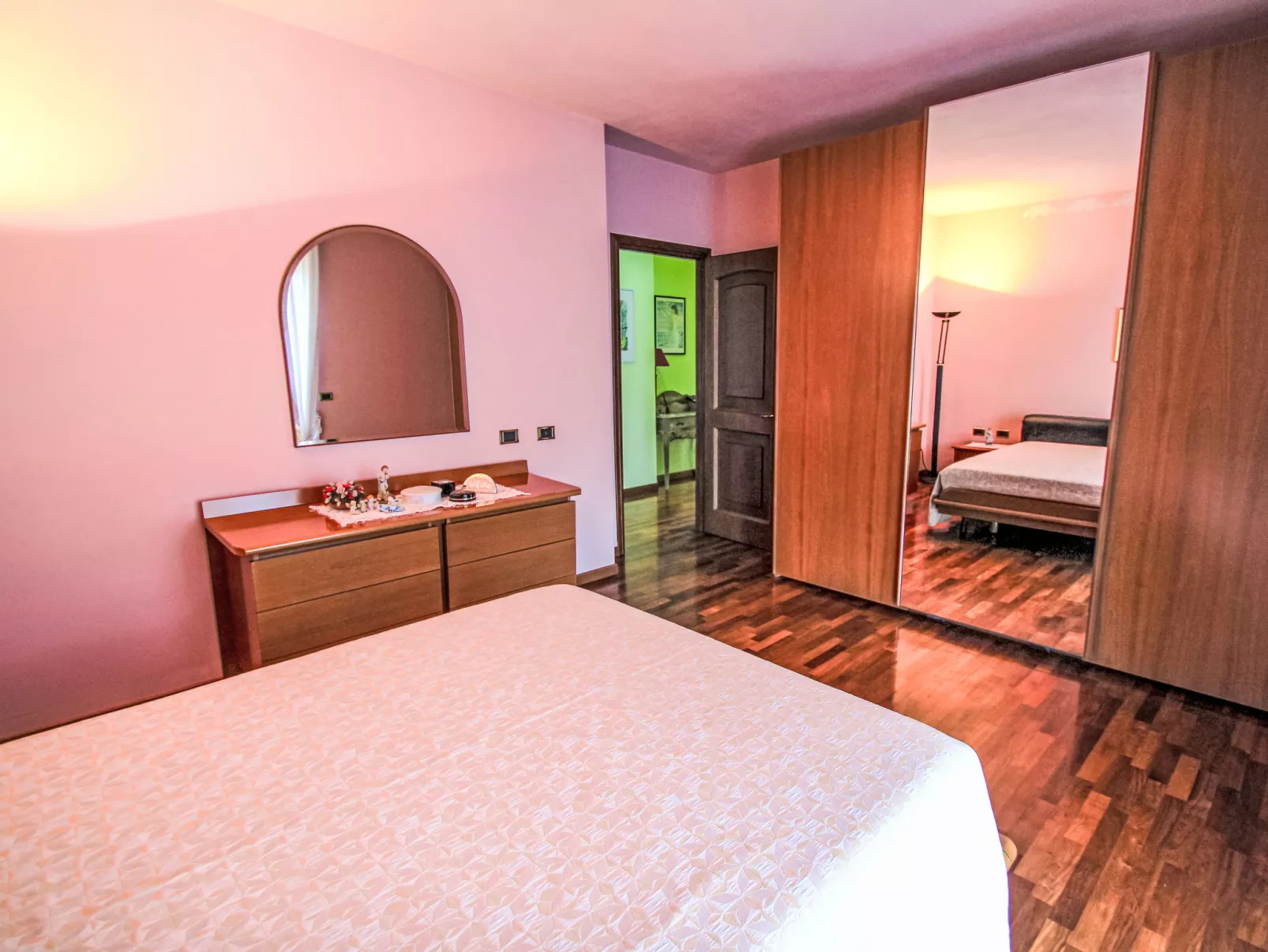 Green Heaven-Drinnen