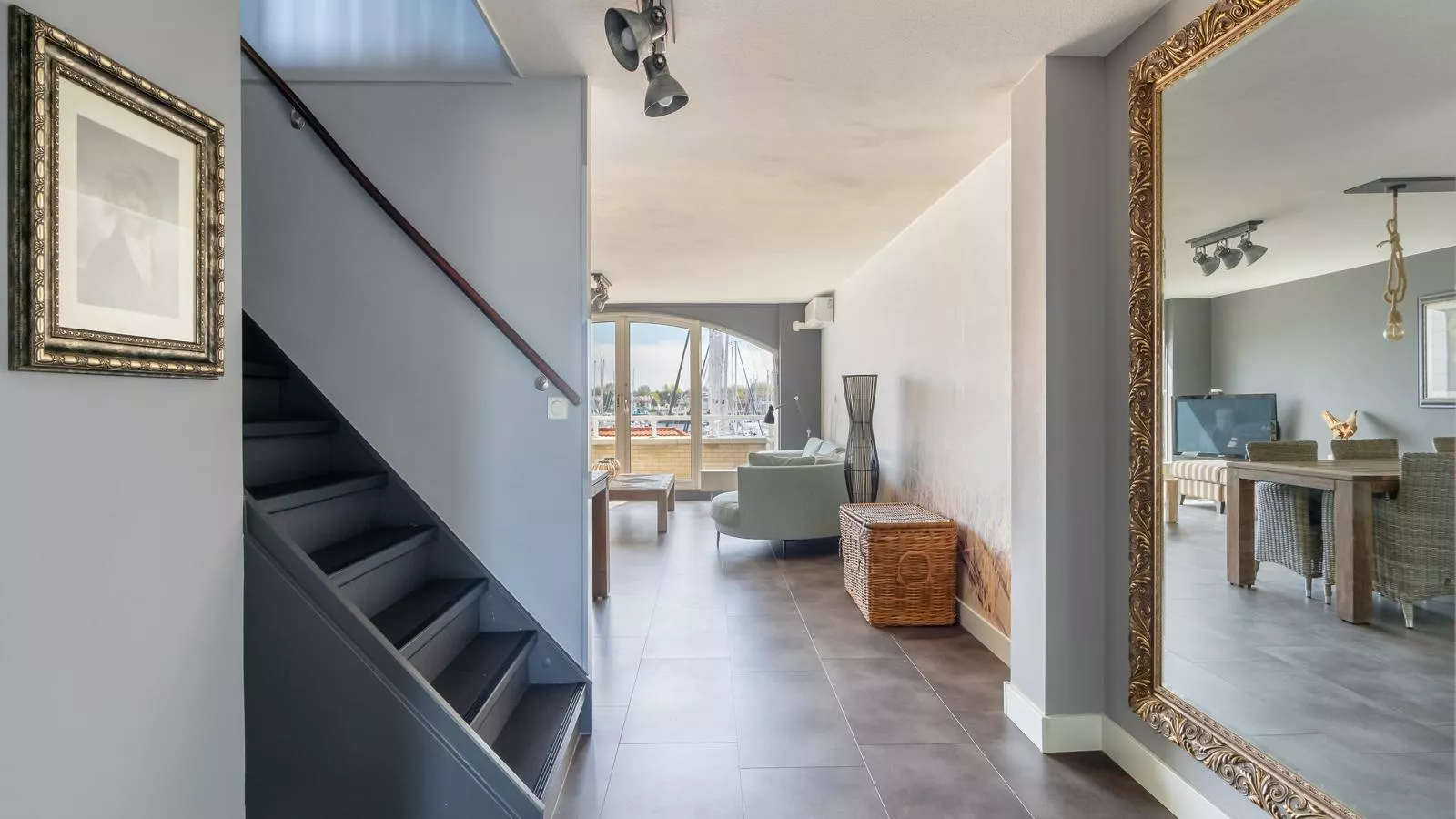 De Brouwersdam-Salon