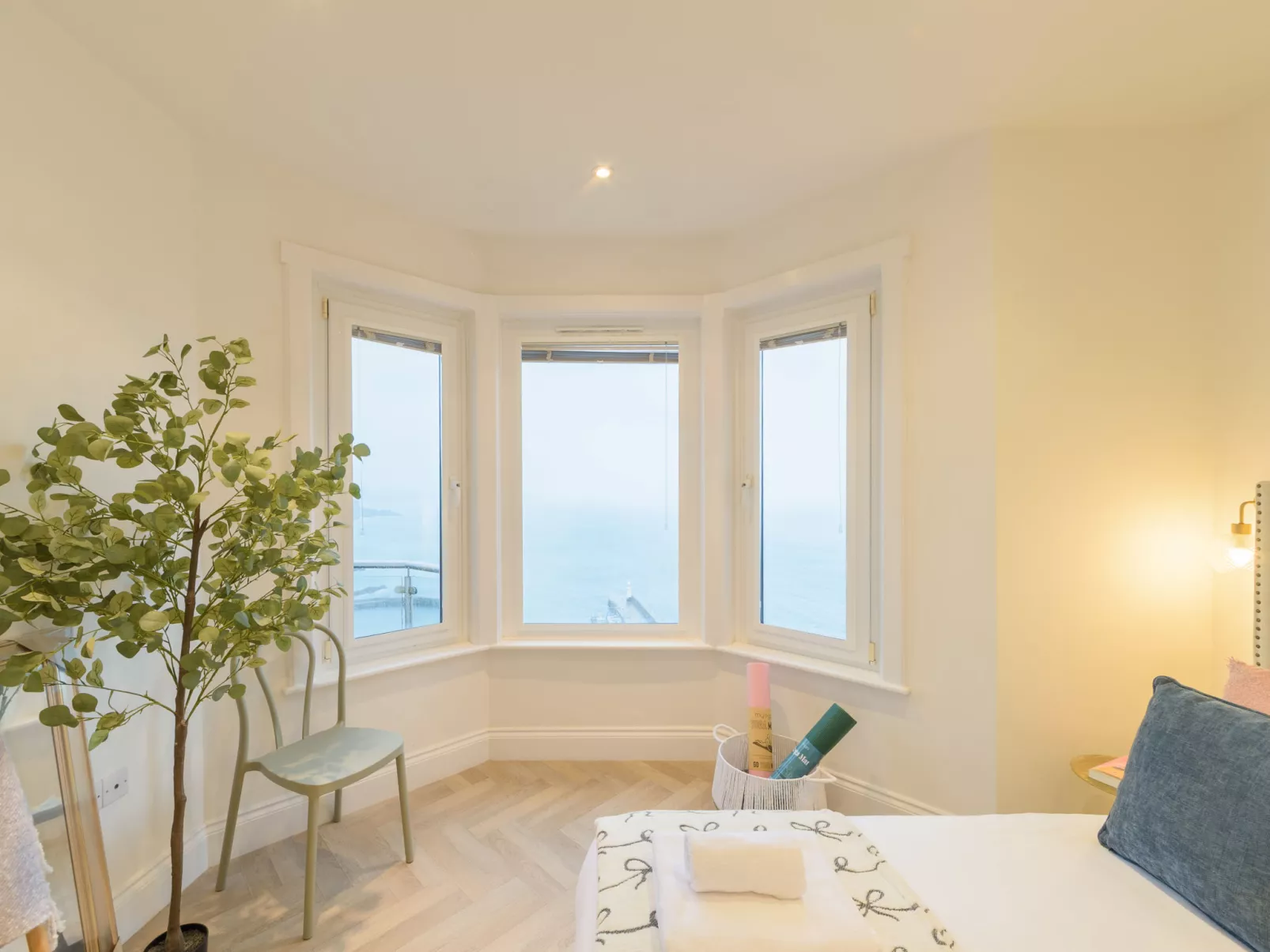 4 Ocean Heights-Dedans