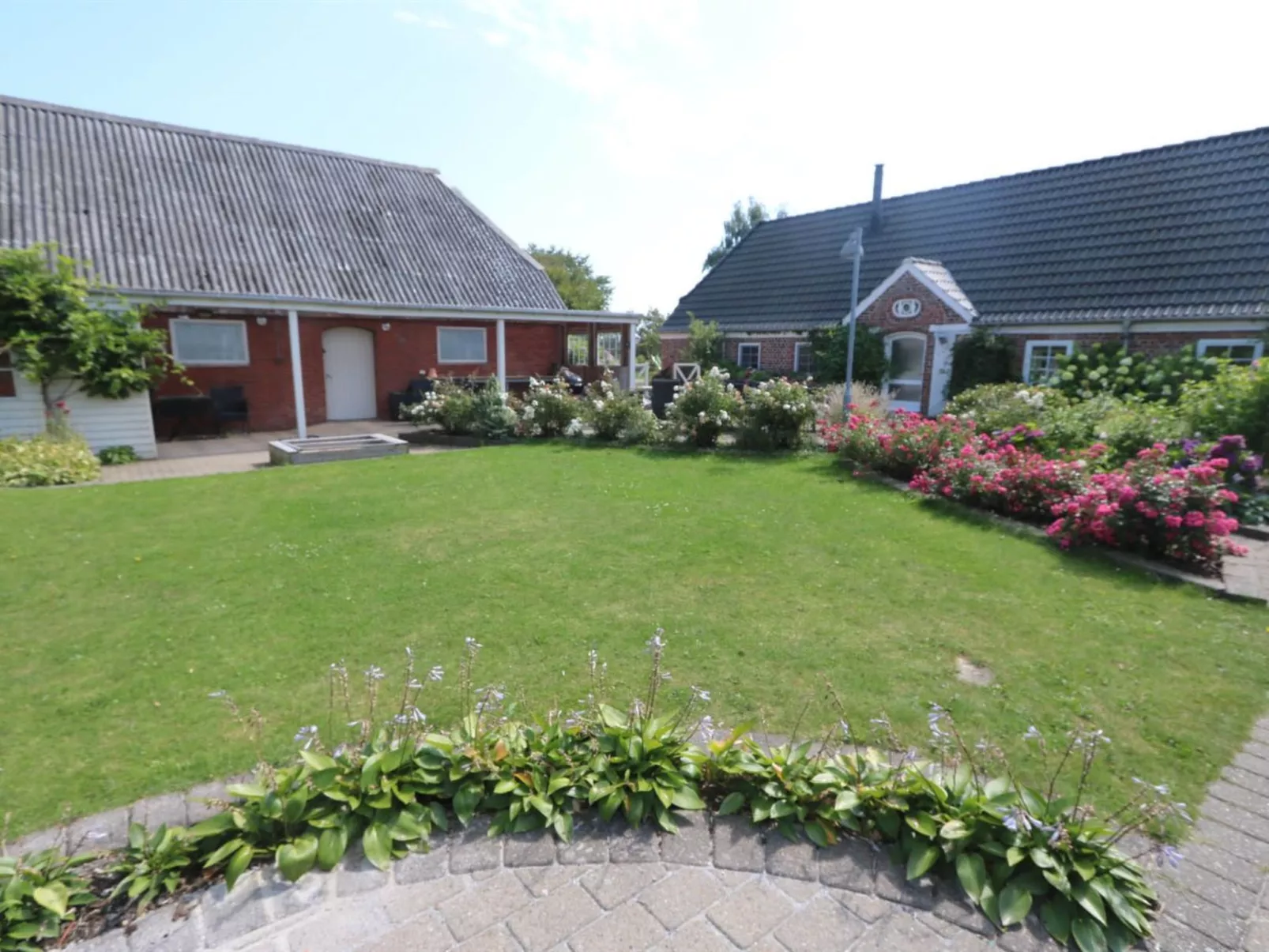 "Brigitte" - 1.3km to the fjord-Outside