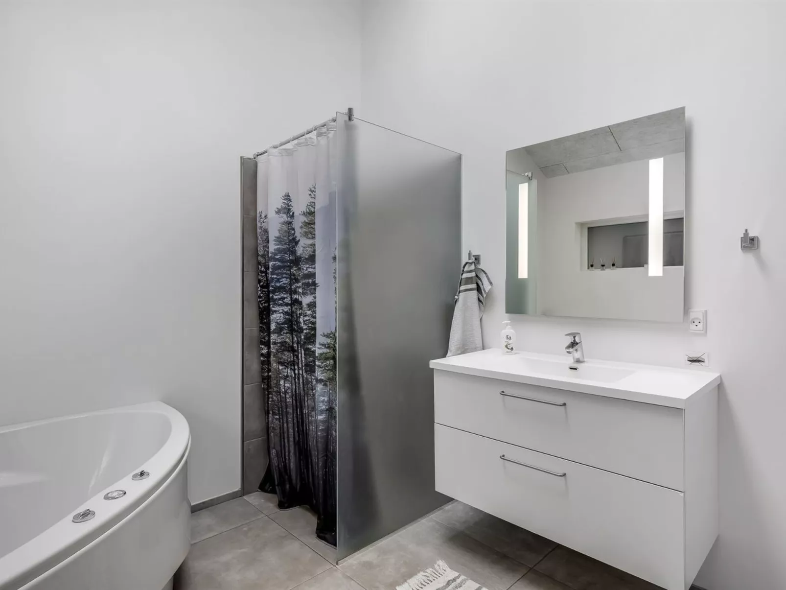 "Jonka" - 2km from the sea-Inside