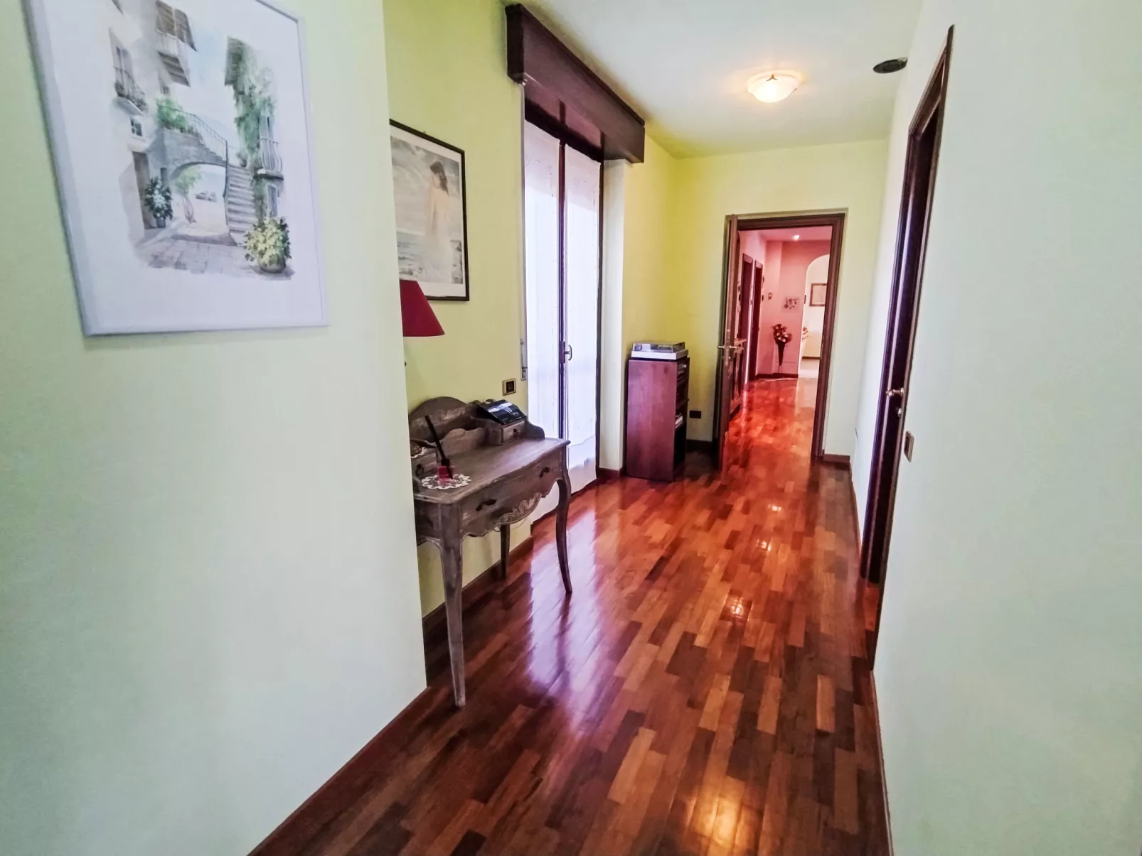 Green Heaven-Drinnen