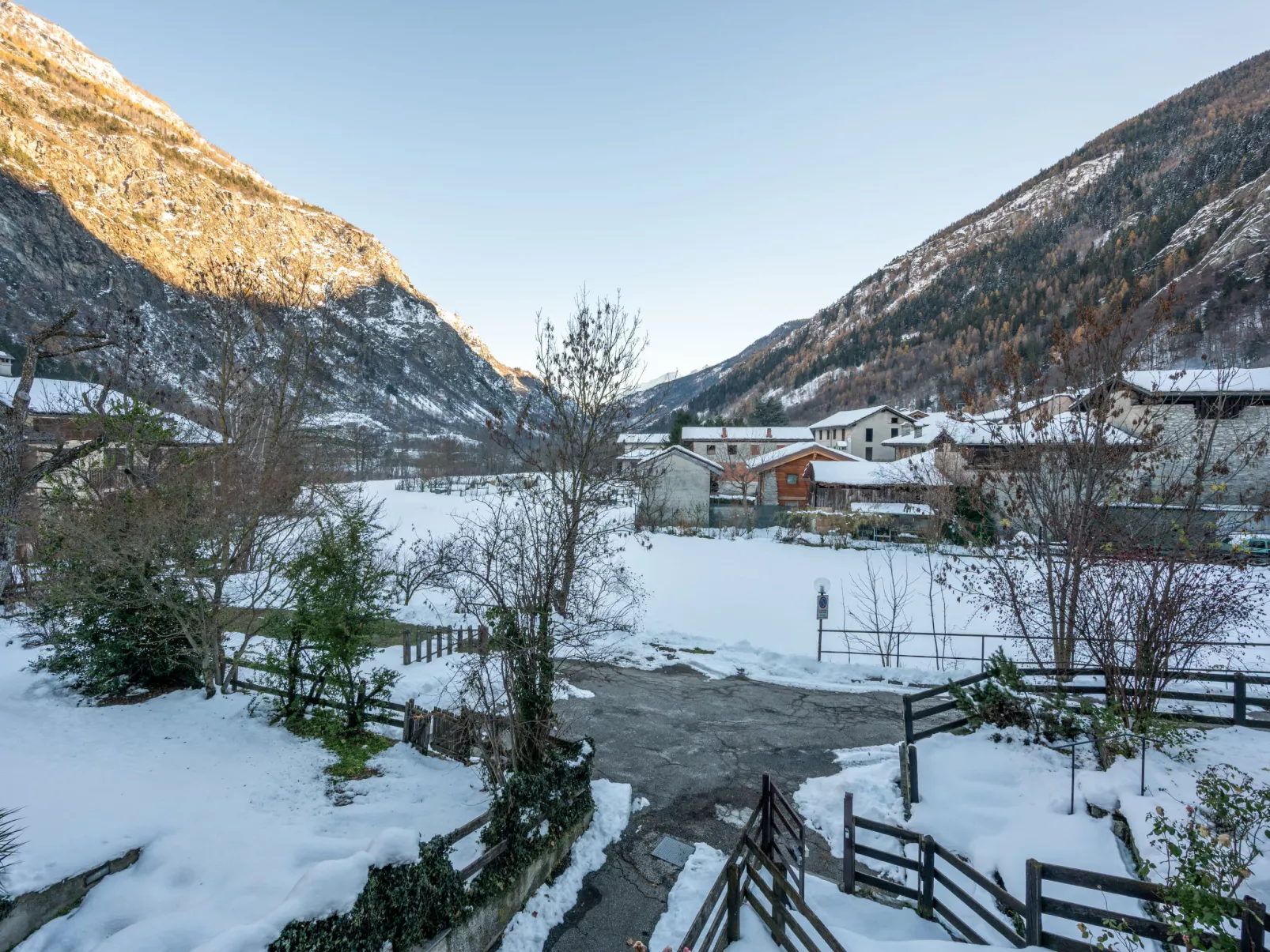 Gag Derby Apartment-Outside