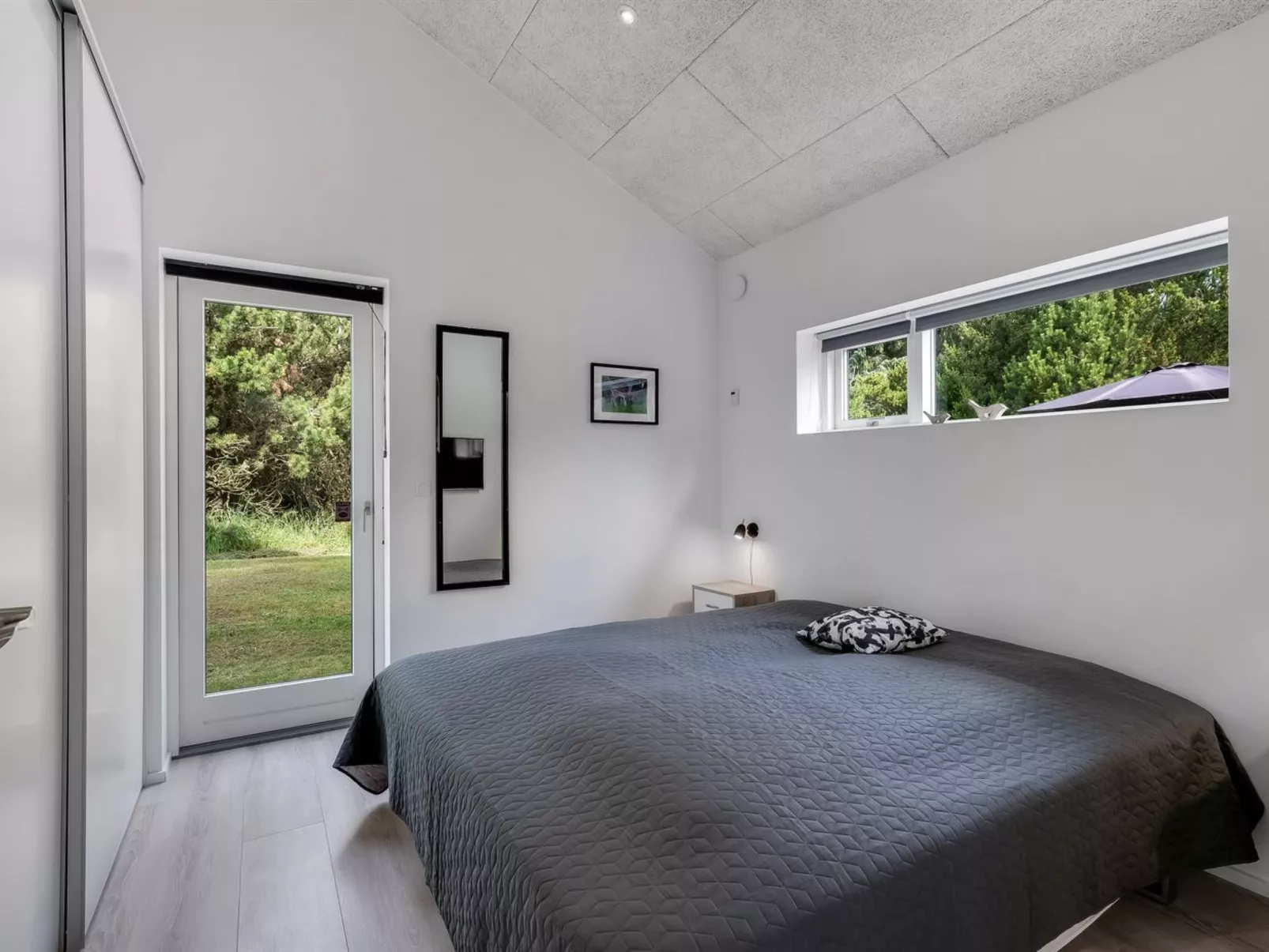 "Jonka" - 2km from the sea-Inside