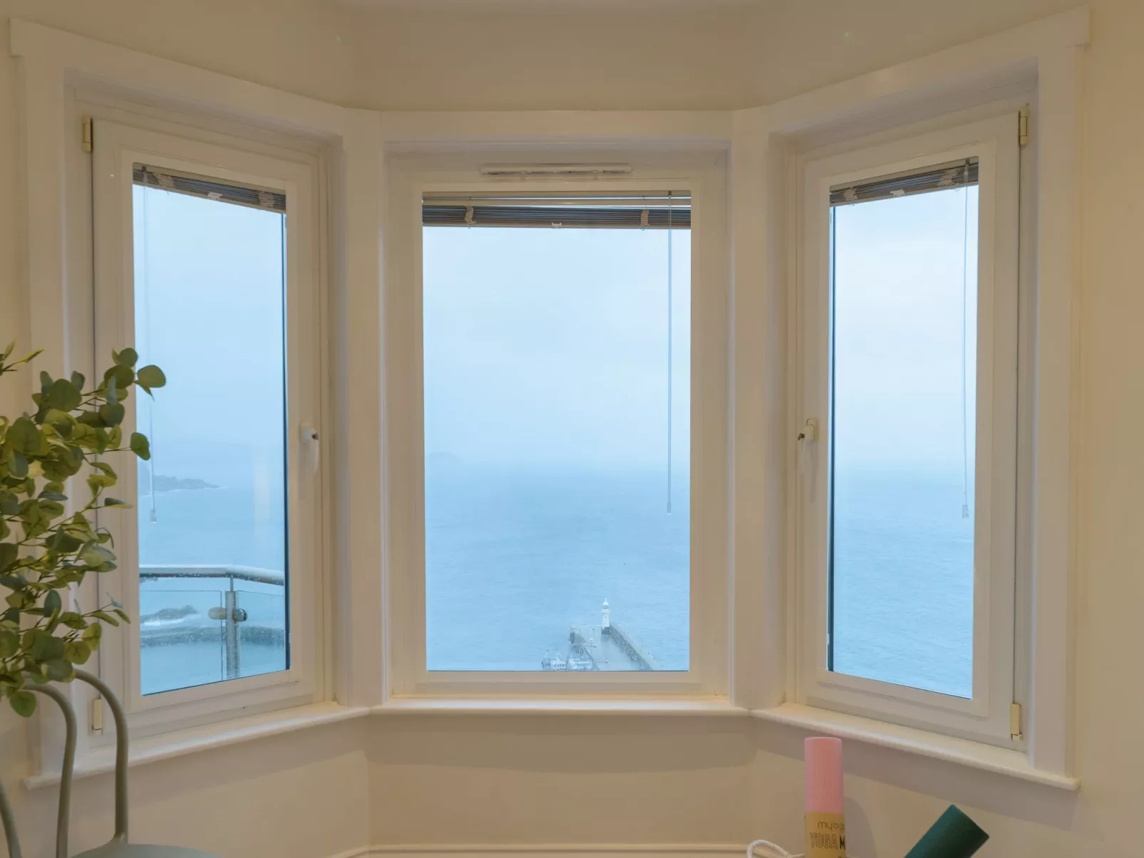 4 Ocean Heights-Dedans